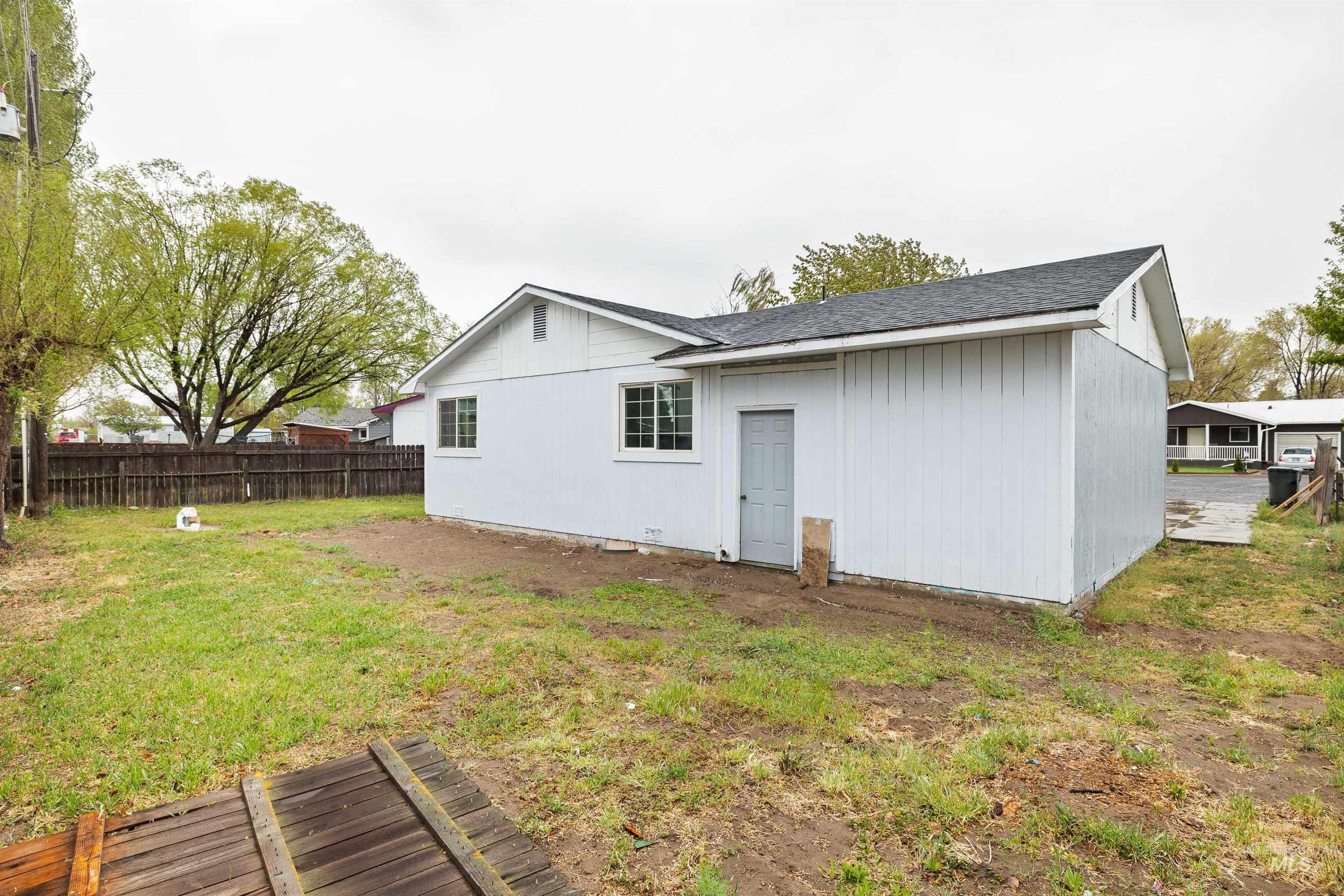 1850 18th Circle Drive, Heyburn, Idaho 83336, 3 Bedrooms, 1 Bathroom, Residential For Sale, Price $235,000, 98999646