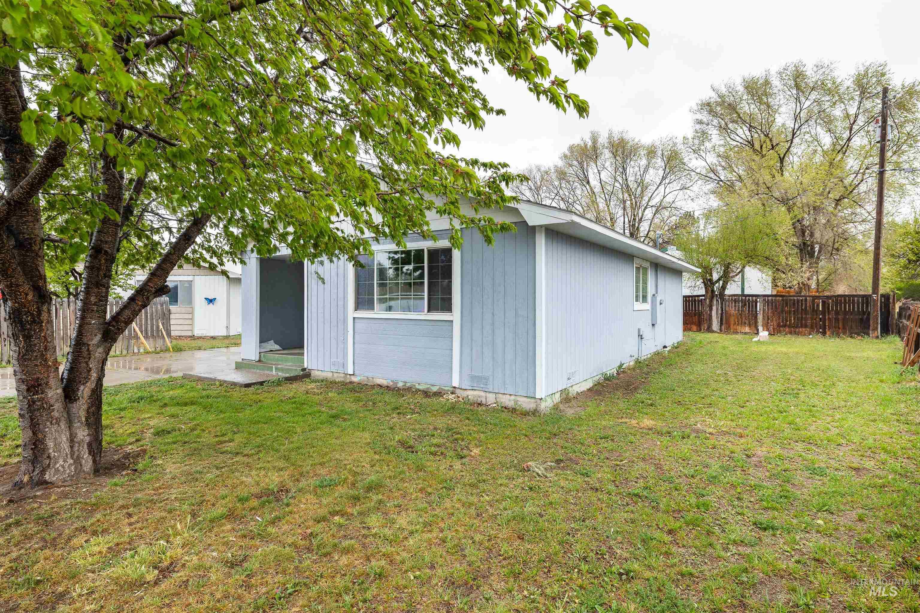1850 18th Circle Drive, Heyburn, Idaho 83336, 3 Bedrooms, 1 Bathroom, Residential For Sale, Price $235,000, 98999646