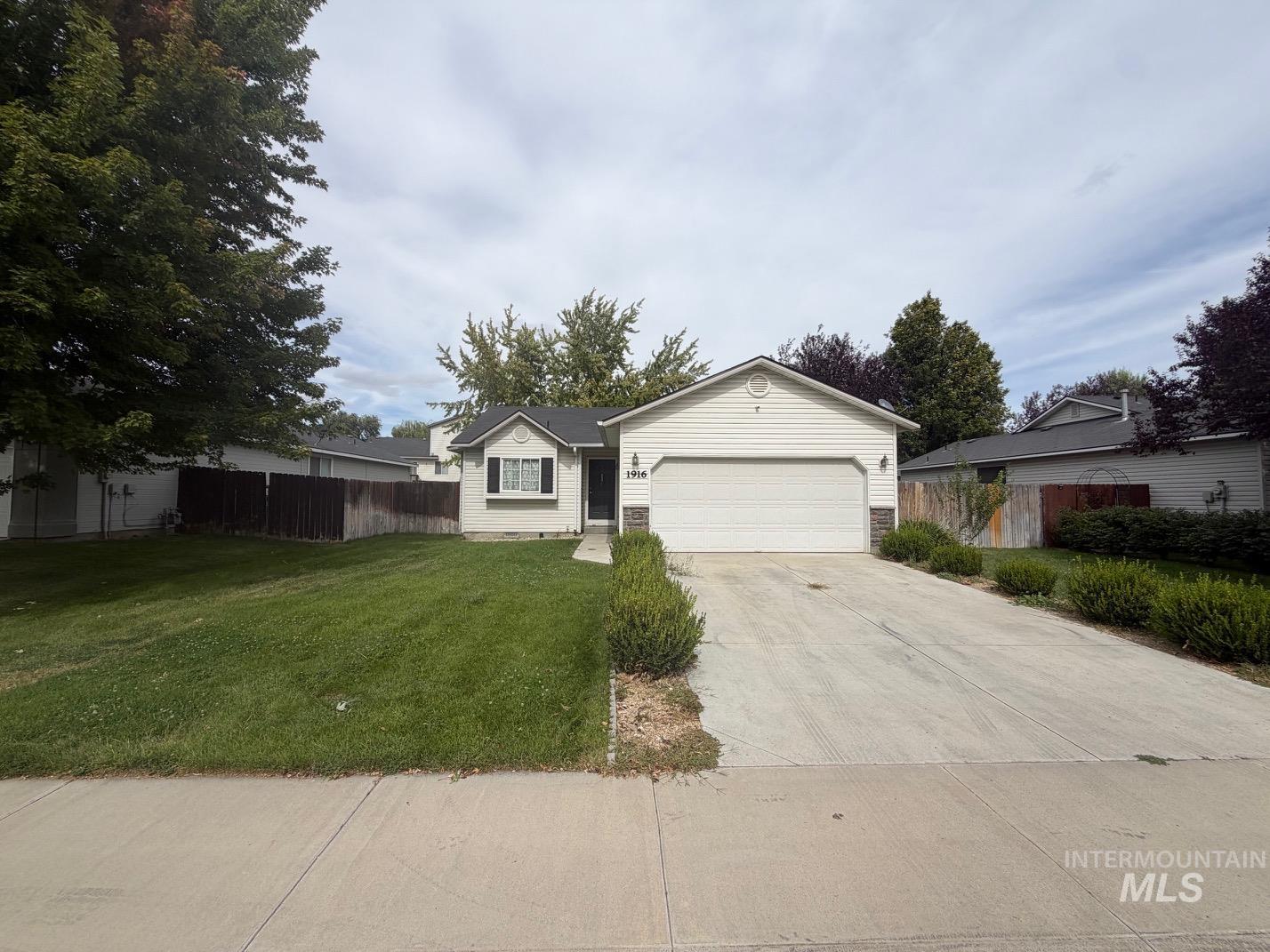 1916 W Havenwood Ave, Nampa, Idaho 83651, 3 Bedrooms, 2 Bathrooms, Residential For Sale, Price $350,000, 98999648