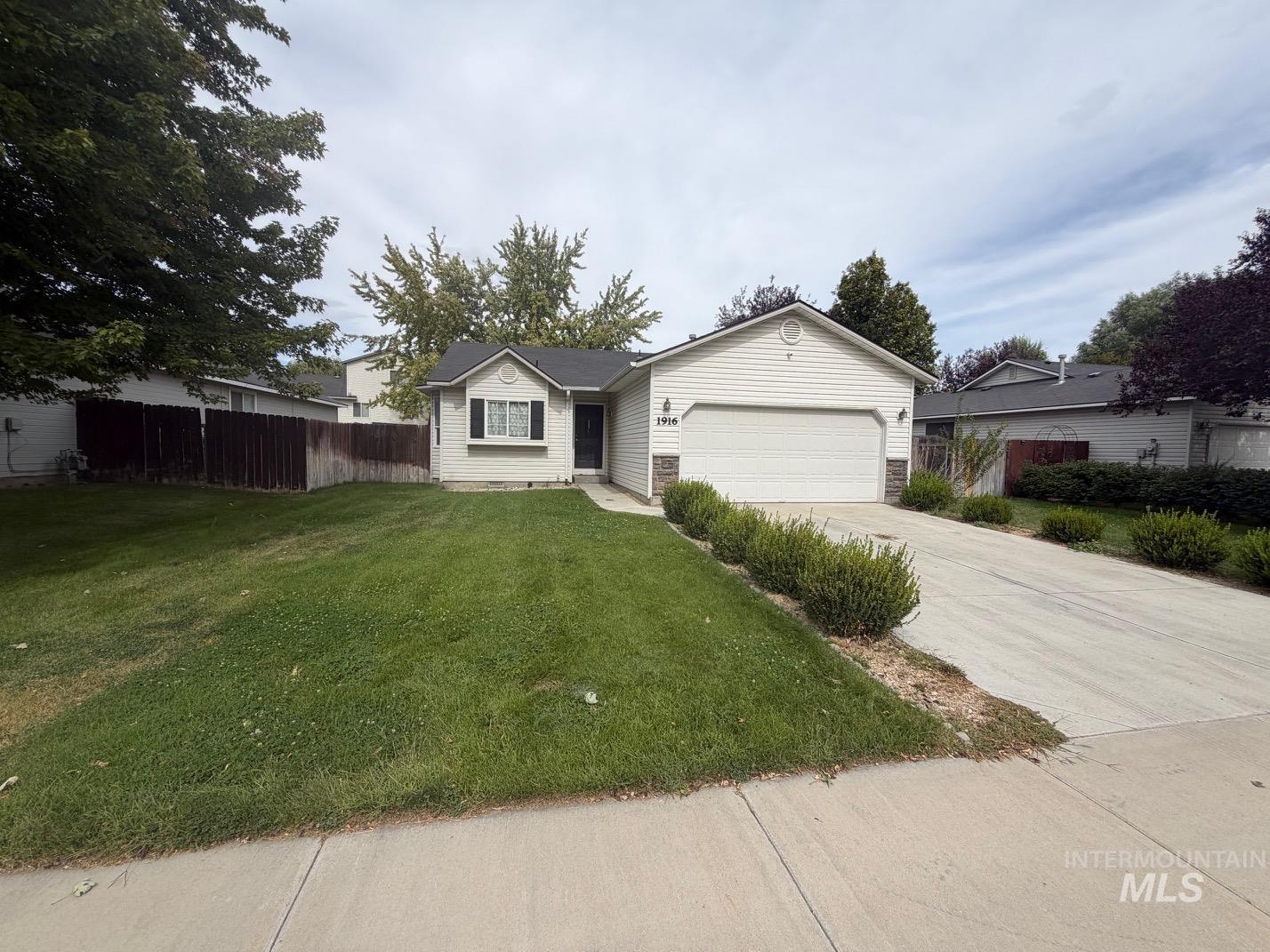 1916 W Havenwood Ave, Nampa, Idaho 83651, 3 Bedrooms, 2 Bathrooms, Residential For Sale, Price $350,000, 98999648