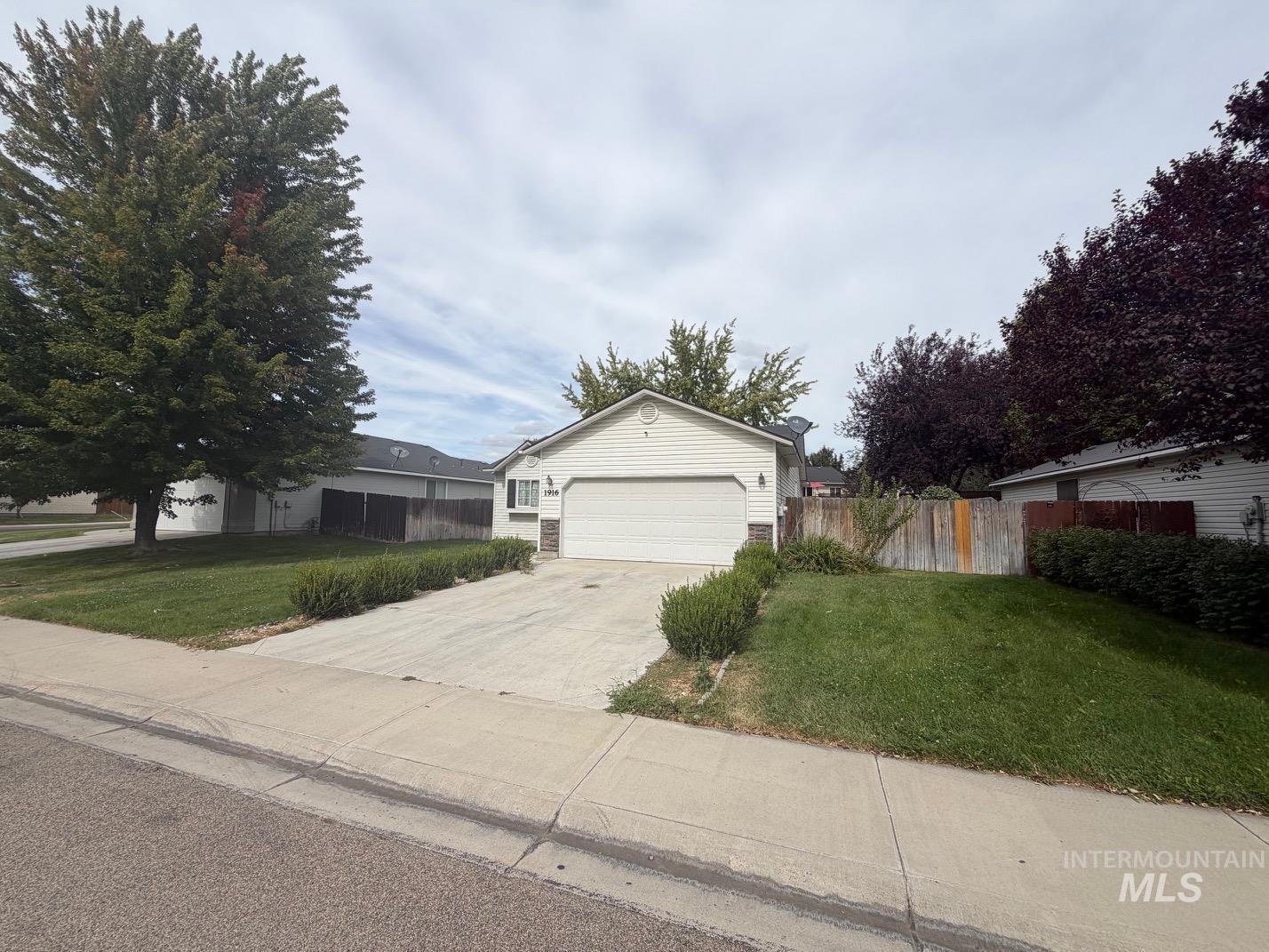 1916 W Havenwood Ave, Nampa, Idaho 83651, 3 Bedrooms, 2 Bathrooms, Residential For Sale, Price $350,000, 98999648