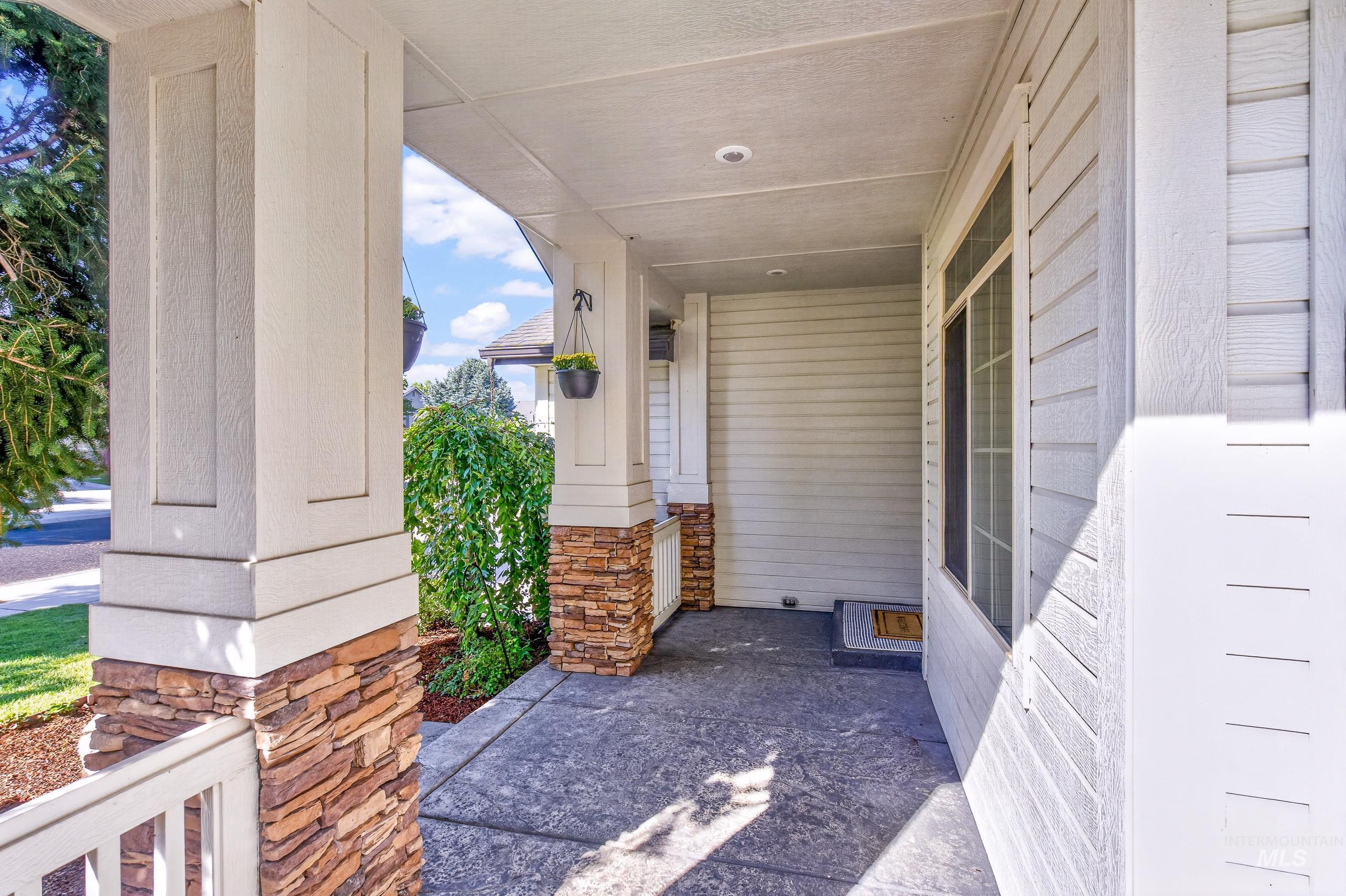 1240 W Barrymore, Meridian, Idaho 83646, 5 Bedrooms, 3.5 Bathrooms, Residential For Sale, Price $715,000, 98999650