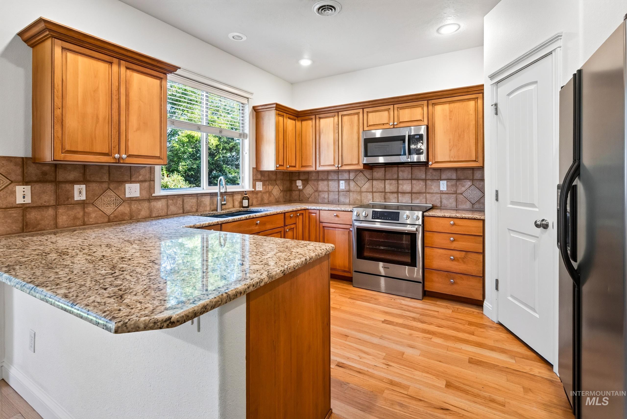 1240 W Barrymore, Meridian, Idaho 83646, 5 Bedrooms, 3.5 Bathrooms, Residential For Sale, Price $715,000, 98999650