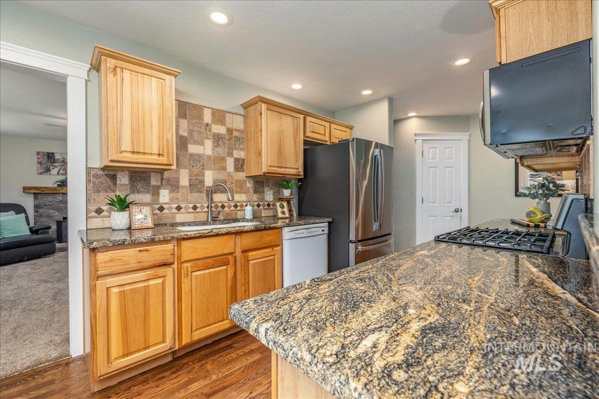 2405 S Scarlet St., Boise, Idaho 83706, 4 Bedrooms, 2.5 Bathrooms, Residential For Sale, Price $560,000, 98999655