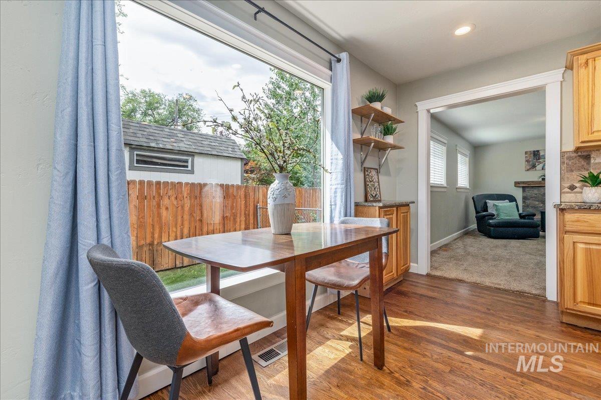 2405 S Scarlet St., Boise, Idaho 83706, 4 Bedrooms, 2.5 Bathrooms, Residential For Sale, Price $560,000, 98999655