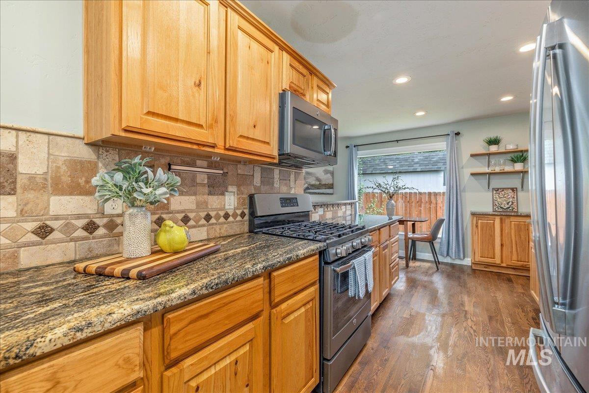 2405 S Scarlet St., Boise, Idaho 83706, 4 Bedrooms, 2.5 Bathrooms, Residential For Sale, Price $560,000, 98999655