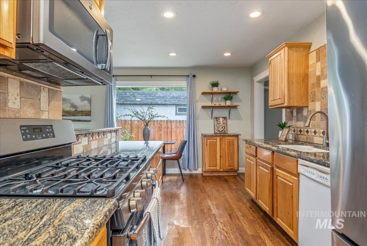 2405 S Scarlet St., Boise, Idaho 83706, 4 Bedrooms, 2.5 Bathrooms, Residential For Sale, Price $560,000, 98999655
