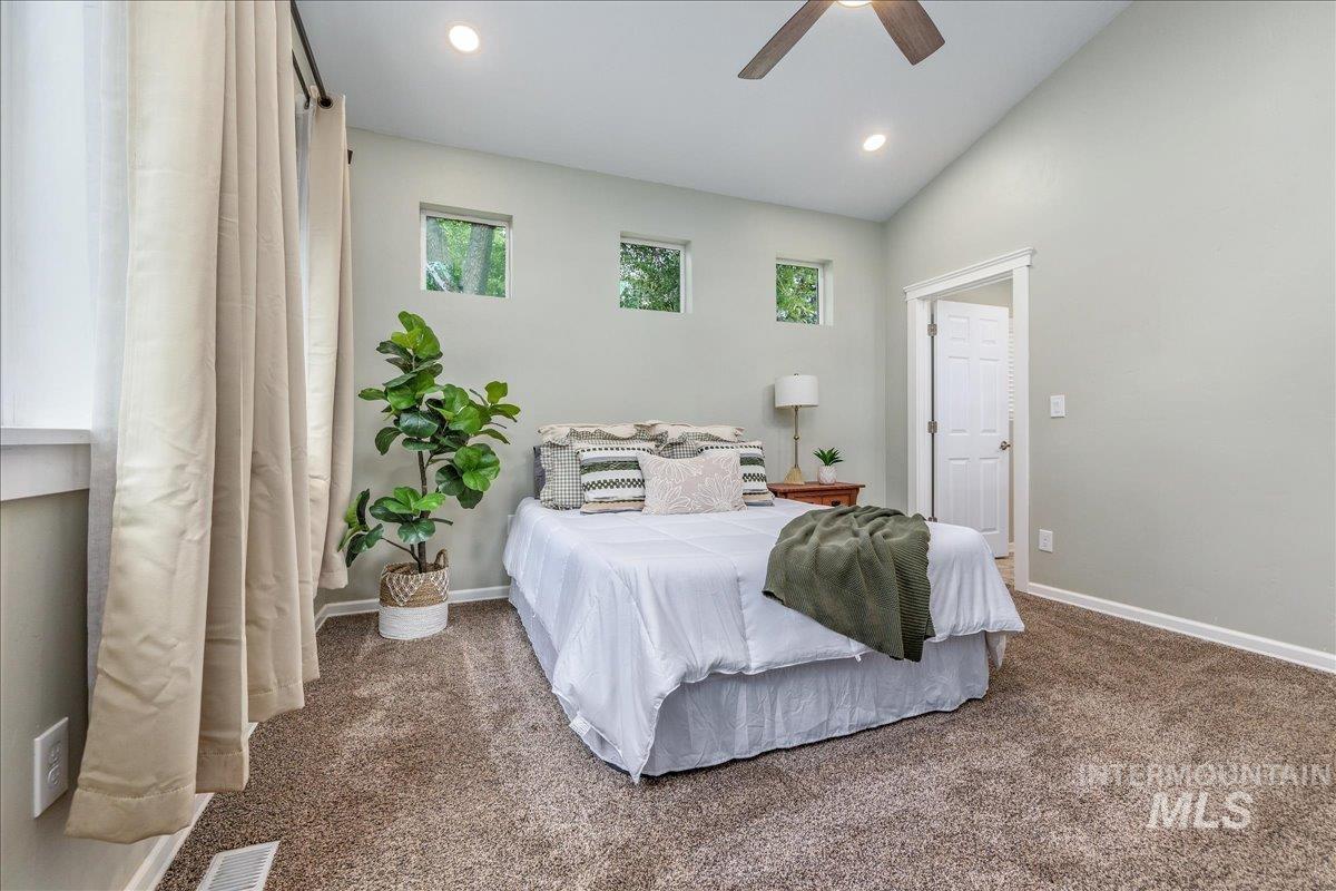 2405 S Scarlet St., Boise, Idaho 83706, 4 Bedrooms, 2.5 Bathrooms, Residential For Sale, Price $560,000, 98999655