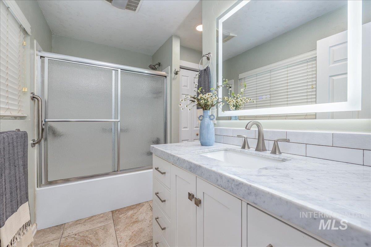 2405 S Scarlet St., Boise, Idaho 83706, 4 Bedrooms, 2.5 Bathrooms, Residential For Sale, Price $560,000, 98999655