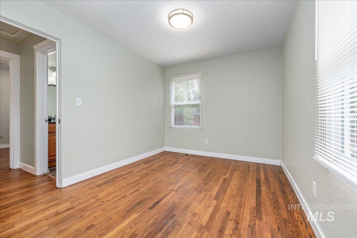 2405 S Scarlet St., Boise, Idaho 83706, 4 Bedrooms, 2.5 Bathrooms, Residential For Sale, Price $560,000, 98999655