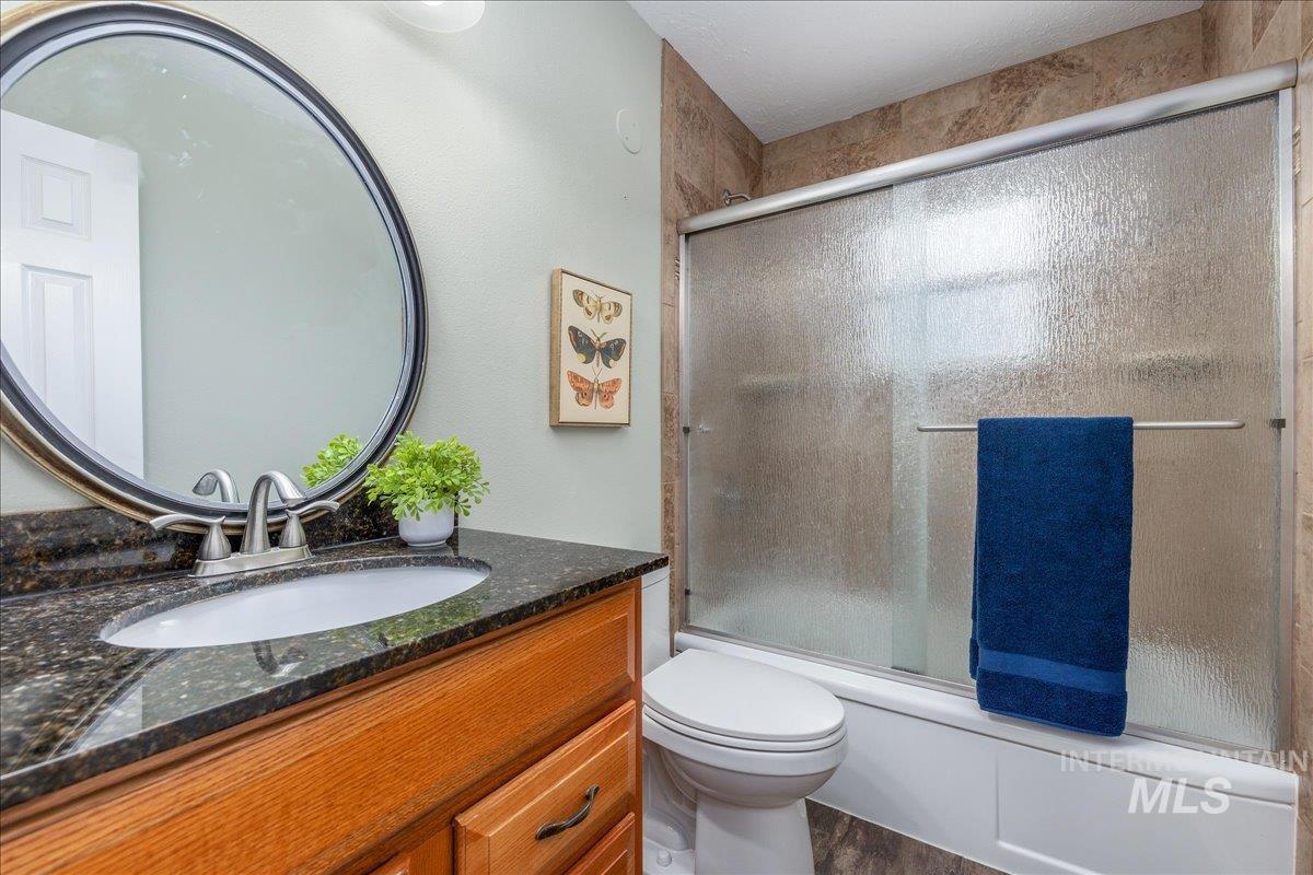 2405 S Scarlet St., Boise, Idaho 83706, 4 Bedrooms, 2.5 Bathrooms, Residential For Sale, Price $560,000, 98999655