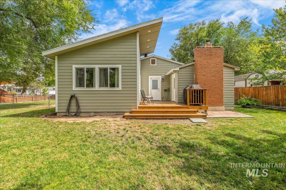 2405 S Scarlet St., Boise, Idaho 83706, 4 Bedrooms, 2.5 Bathrooms, Residential For Sale, Price $560,000, 98999655
