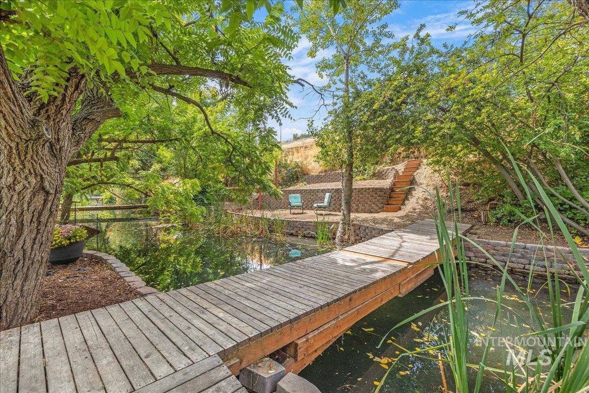 2405 S Scarlet St., Boise, Idaho 83706, 4 Bedrooms, 2.5 Bathrooms, Residential For Sale, Price $560,000, 98999655