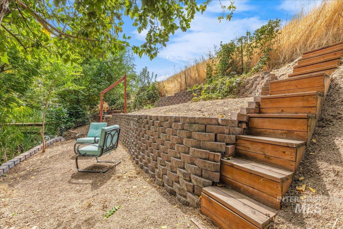 2405 S Scarlet St., Boise, Idaho 83706, 4 Bedrooms, 2.5 Bathrooms, Residential For Sale, Price $560,000, 98999655