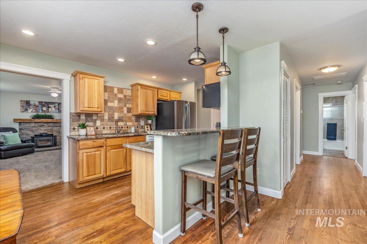 2405 S Scarlet St., Boise, Idaho 83706, 4 Bedrooms, 2.5 Bathrooms, Residential For Sale, Price $560,000, 98999655