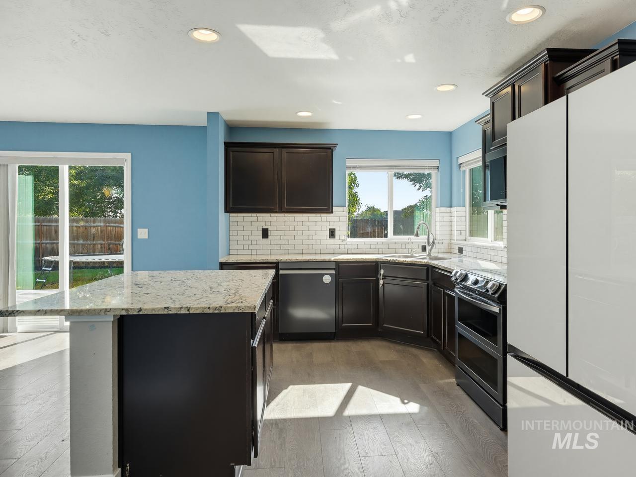 3420 N Cooper Ave, Meridian, Idaho 83646, 4 Bedrooms, 2.5 Bathrooms, Residential For Sale, Price $513,000,MLS 98999659