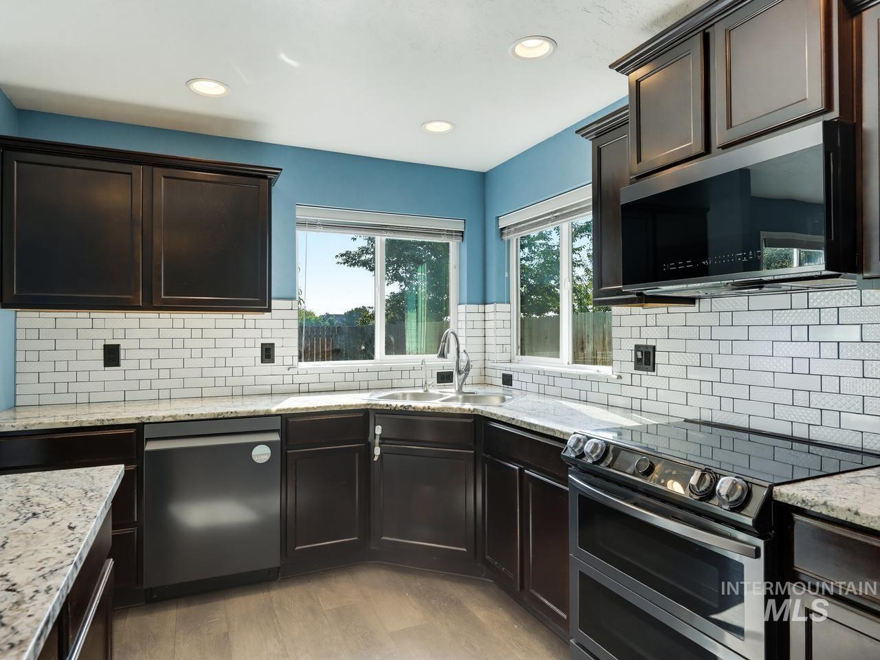 3420 N Cooper Ave, Meridian, Idaho 83646, 4 Bedrooms, 2.5 Bathrooms, Residential For Sale, Price $513,000,MLS 98999659