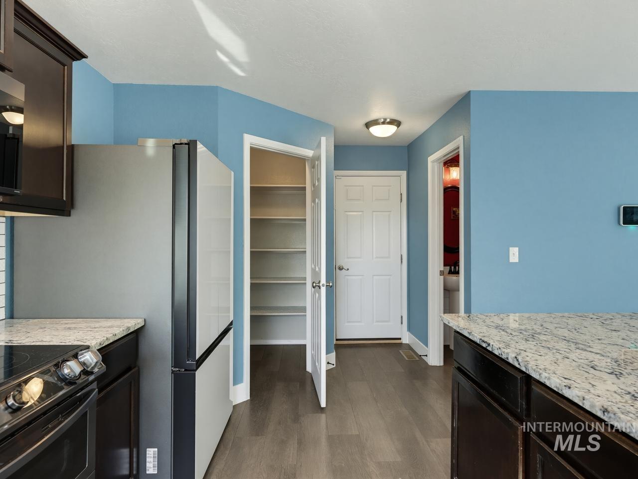 3420 N Cooper Ave, Meridian, Idaho 83646, 4 Bedrooms, 2.5 Bathrooms, Residential For Sale, Price $513,000,MLS 98999659