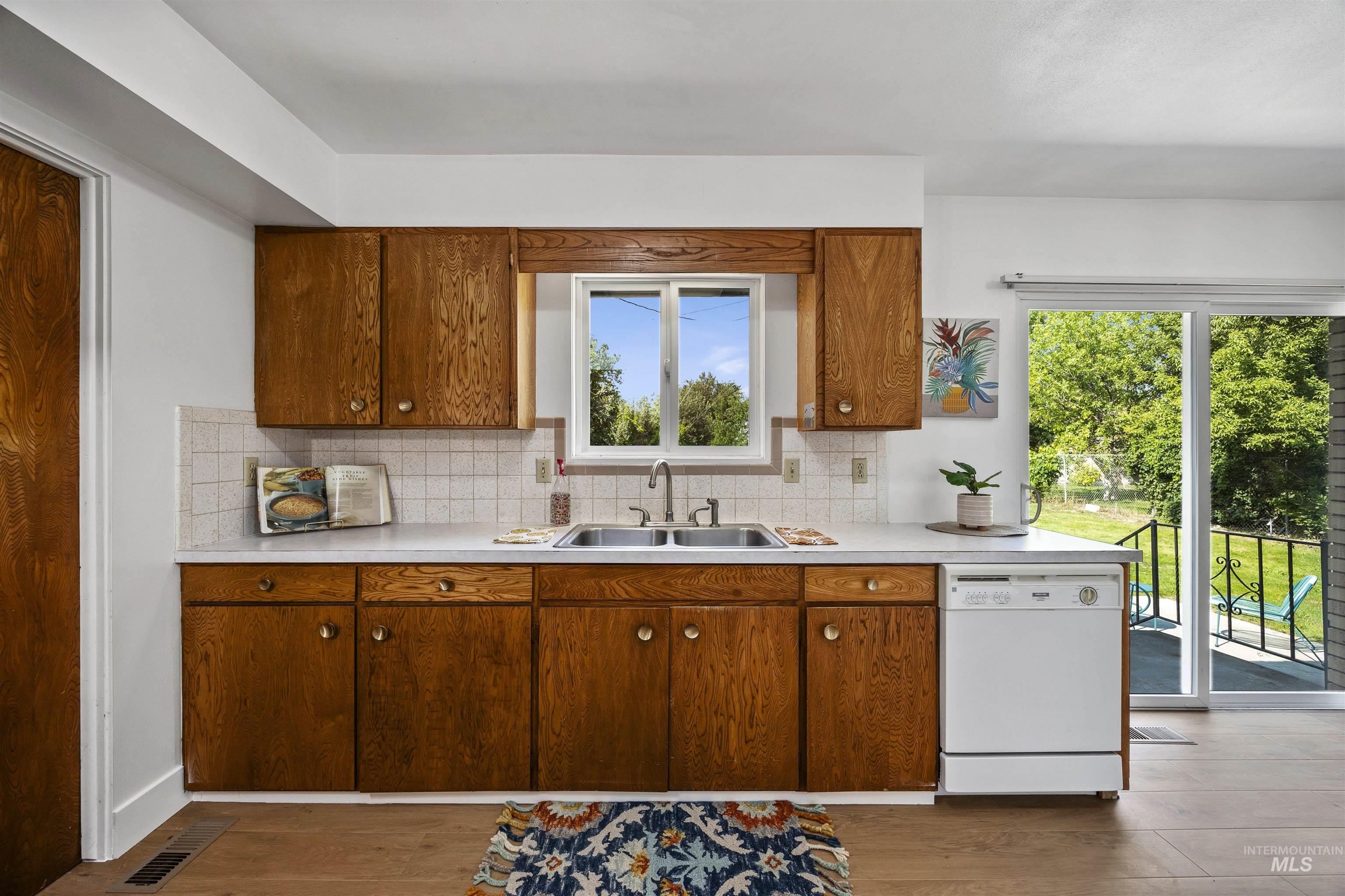 416 Dubois Ave, Twin Falls, Idaho 83301, 3 Bedrooms, 2 Bathrooms, Residential For Sale, Price $309,000, 98999661