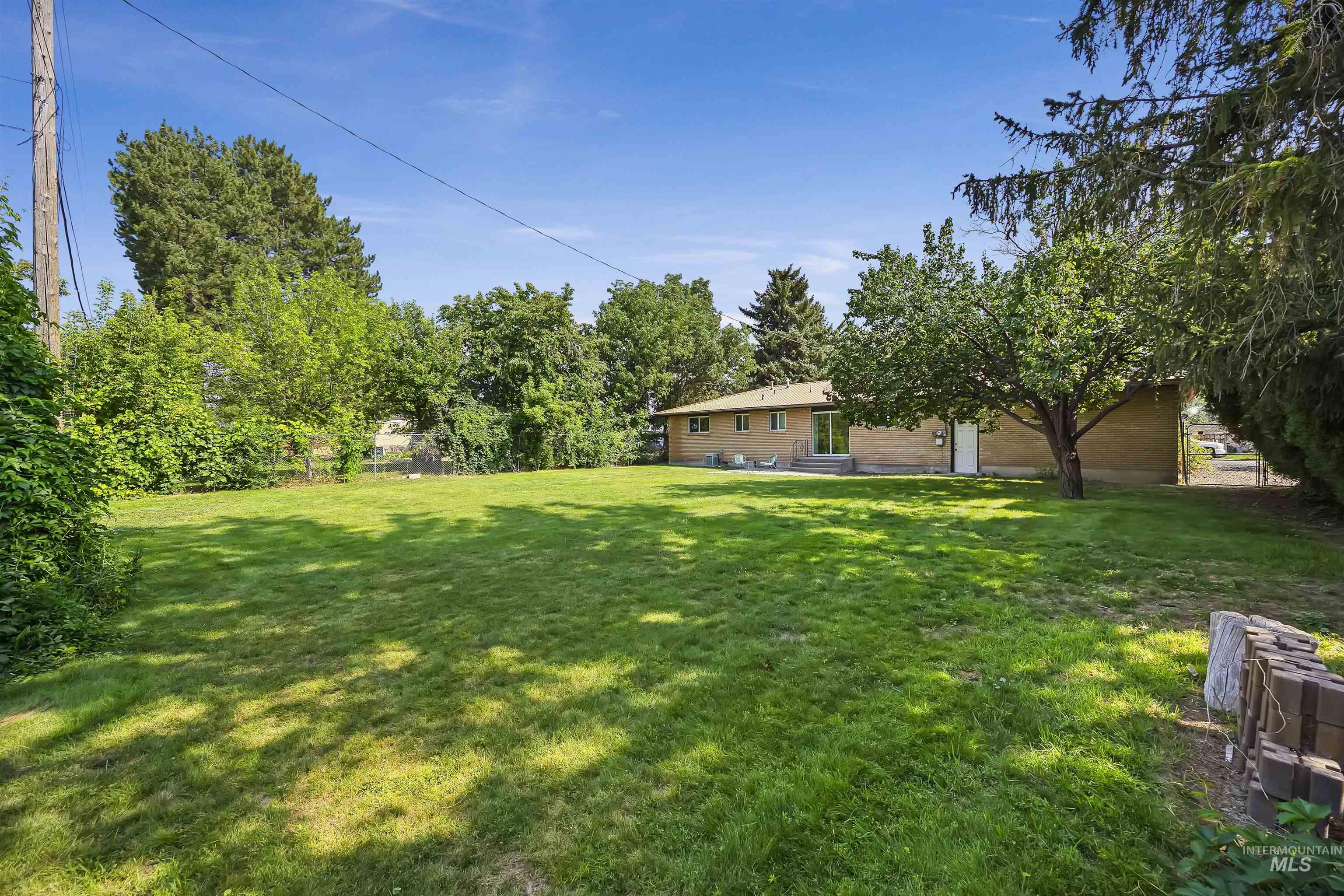 416 Dubois Ave, Twin Falls, Idaho 83301, 3 Bedrooms, 2 Bathrooms, Residential For Sale, Price $309,000, 98999661