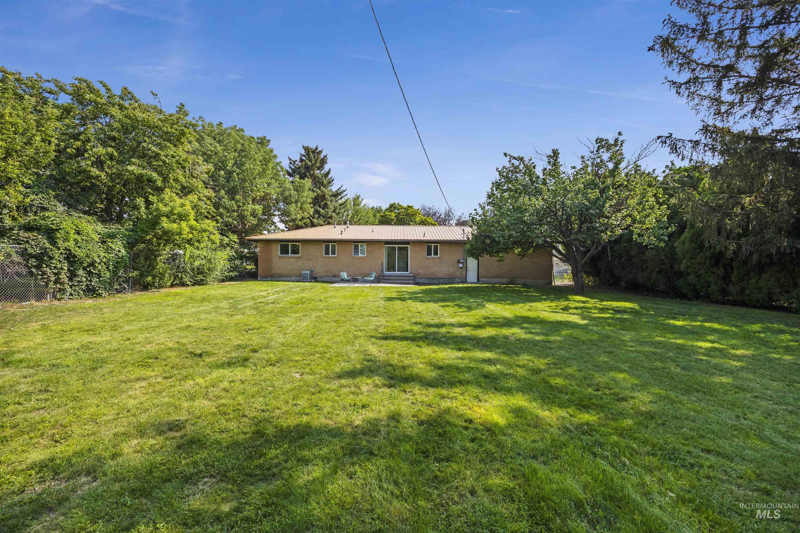 416 Dubois Ave, Twin Falls, Idaho 83301, 3 Bedrooms, 2 Bathrooms, Residential For Sale, Price $309,000, 98999661