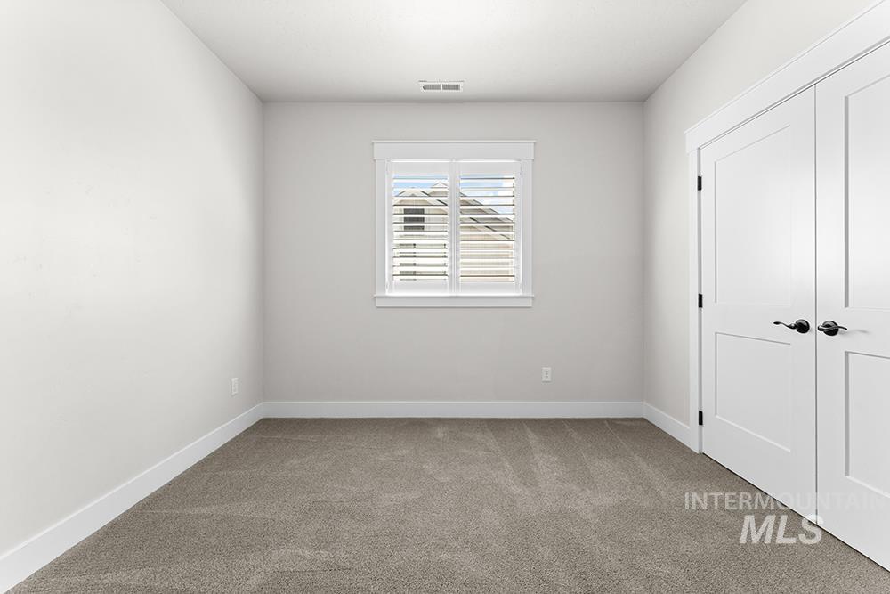 5552 N Asissi Ave, Meridian, Idaho 83646, 5 Bedrooms, 3.5 Bathrooms, Residential For Sale, Price $999,990, 98999662