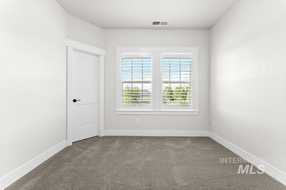 5552 N Asissi Ave, Meridian, Idaho 83646, 5 Bedrooms, 3.5 Bathrooms, Residential For Sale, Price $999,990, 98999662