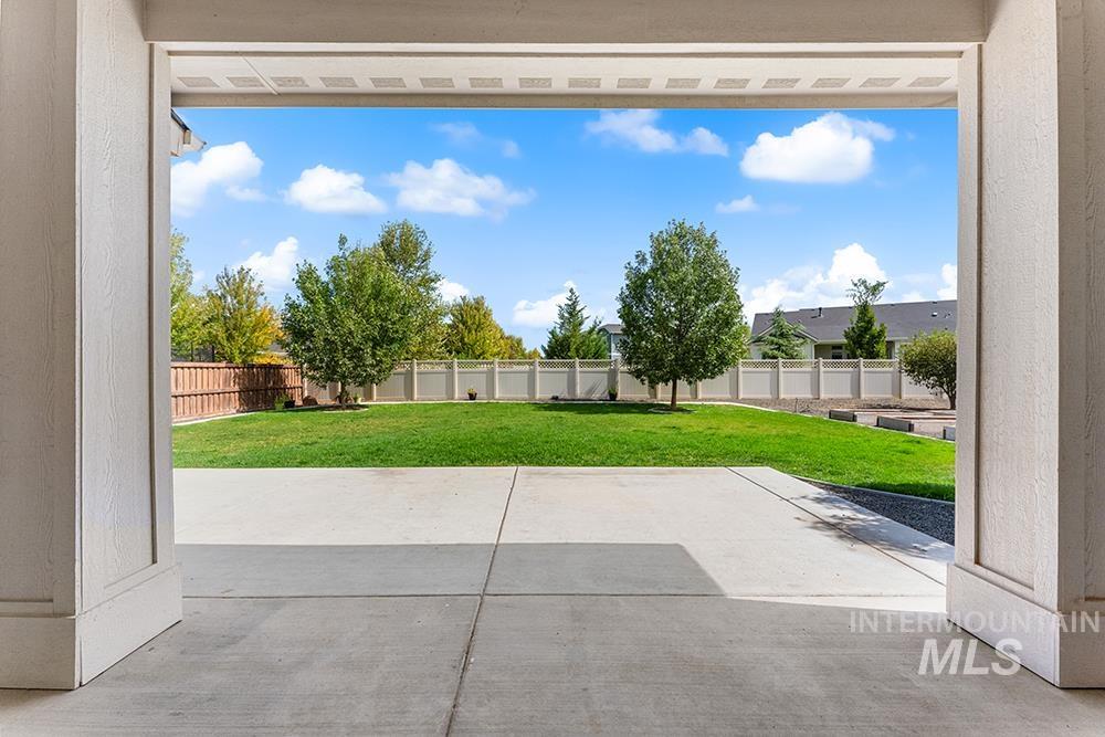 5552 N Asissi Ave, Meridian, Idaho 83646, 5 Bedrooms, 3.5 Bathrooms, Residential For Sale, Price $999,990, 98999662