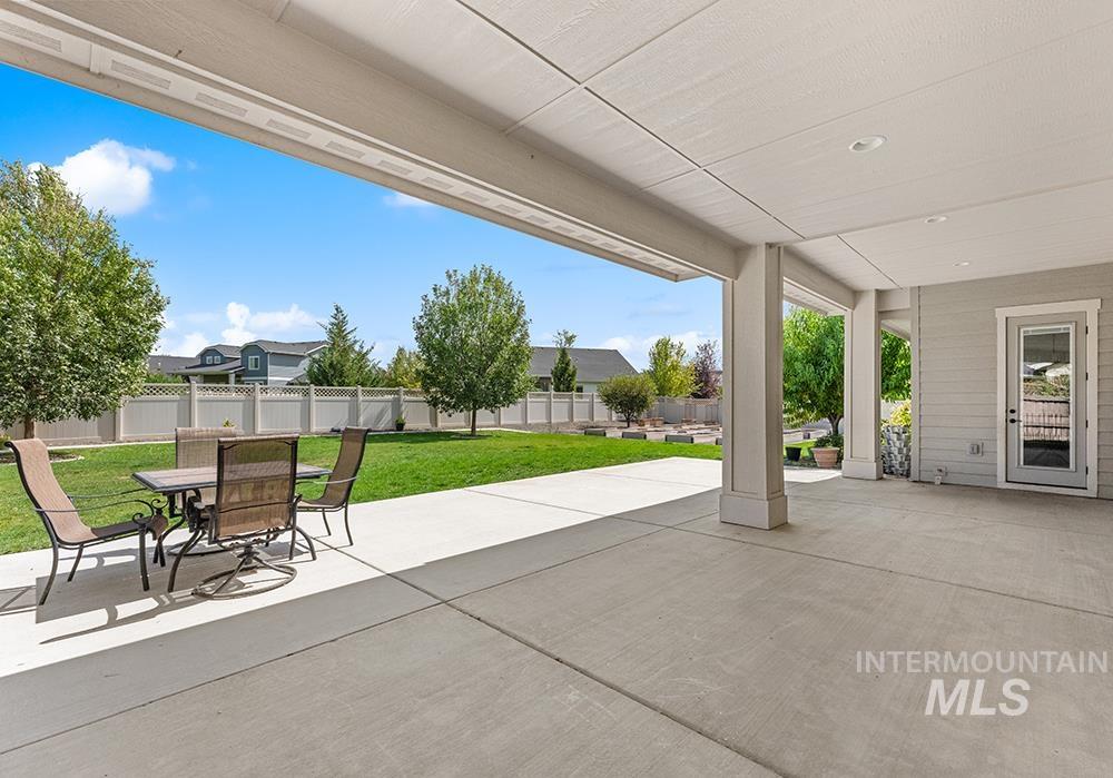 5552 N Asissi Ave, Meridian, Idaho 83646, 5 Bedrooms, 3.5 Bathrooms, Residential For Sale, Price $999,990, 98999662