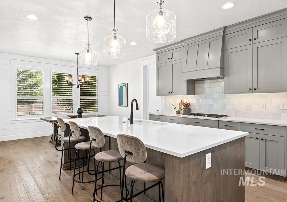5552 N Asissi Ave, Meridian, Idaho 83646, 5 Bedrooms, 3.5 Bathrooms, Residential For Sale, Price $999,990, 98999662