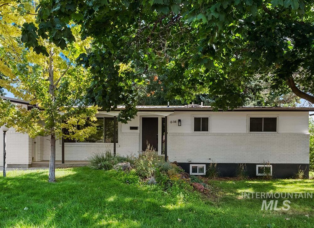 614 S Lawrence Ave, Boise, Idaho 83709, 4 Bedrooms, 3 Bathrooms, Residential For Sale, Price $585,000, 98999663