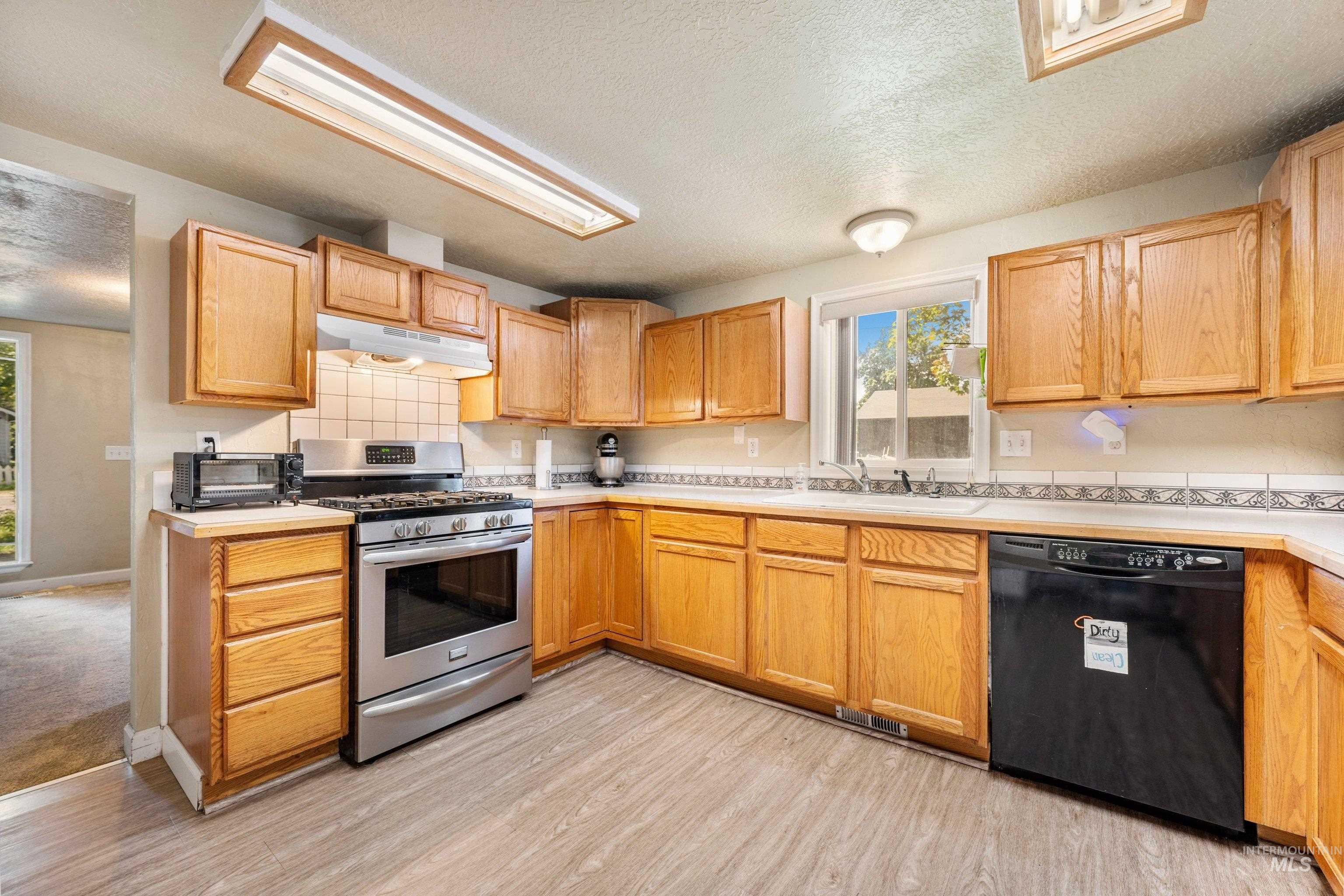 503 20th Avenue N, Nampa, Idaho 83687, 4 Bedrooms, 2 Bathrooms, Residential For Sale, Price $334,900, 98999668
