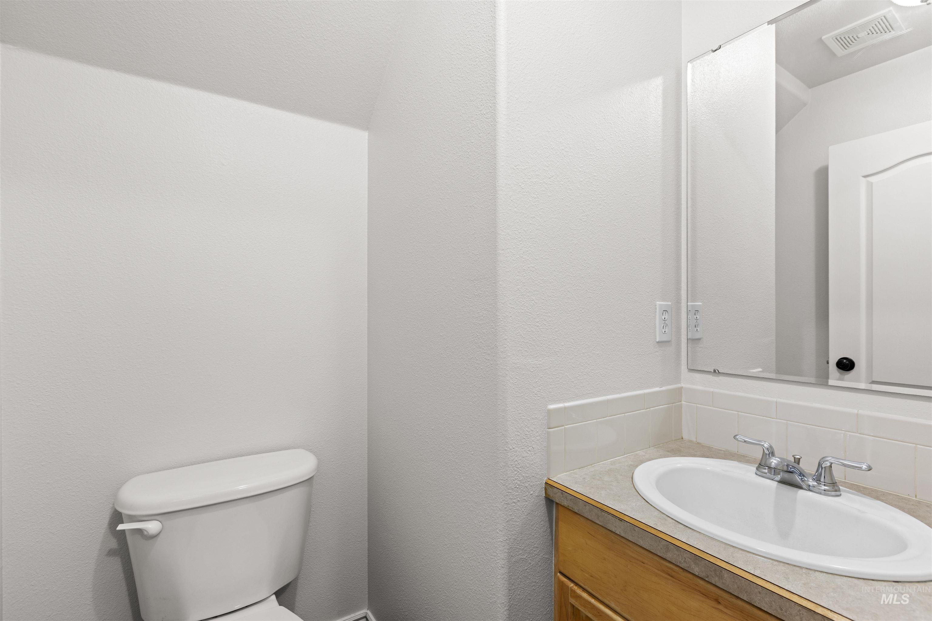 2380 W Baystone Dr, Meridian, Idaho 83646, 3 Bedrooms, 2.5 Bathrooms, Residential For Sale, Price $449,900,MLS 98999671