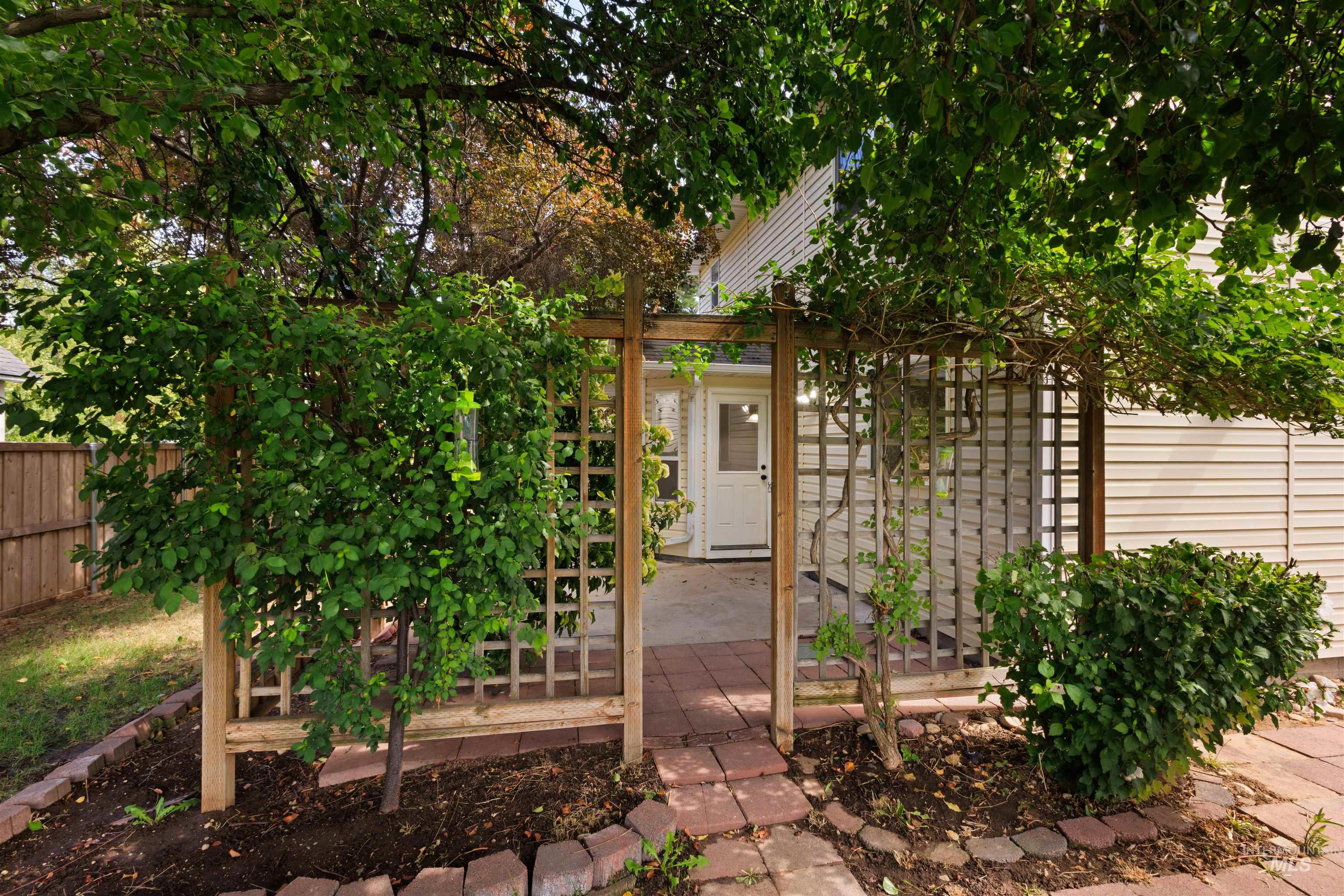 2380 W Baystone Dr, Meridian, Idaho 83646, 3 Bedrooms, 2.5 Bathrooms, Residential For Sale, Price $449,900,MLS 98999671