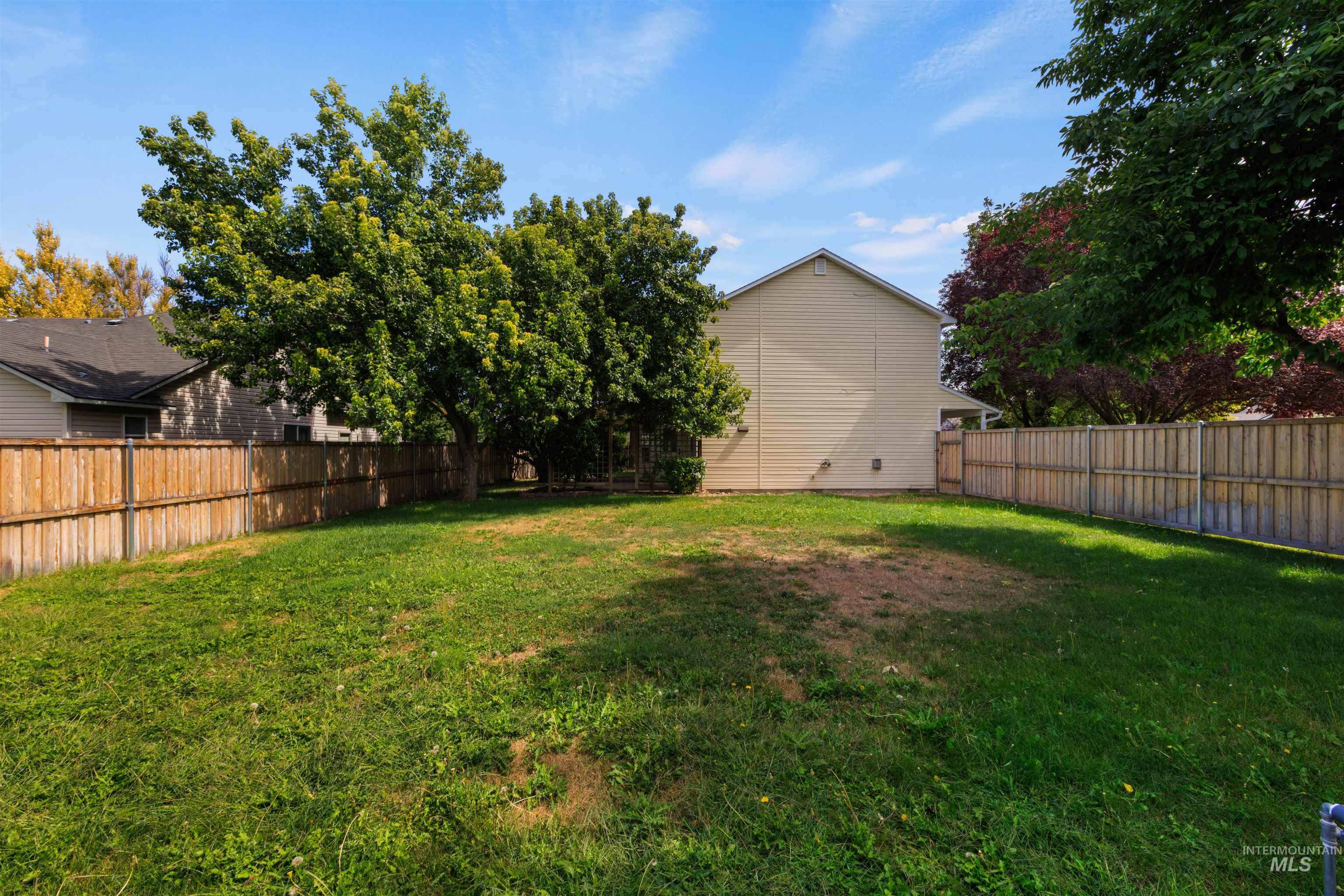 2380 W Baystone Dr, Meridian, Idaho 83646, 3 Bedrooms, 2.5 Bathrooms, Residential For Sale, Price $449,900,MLS 98999671