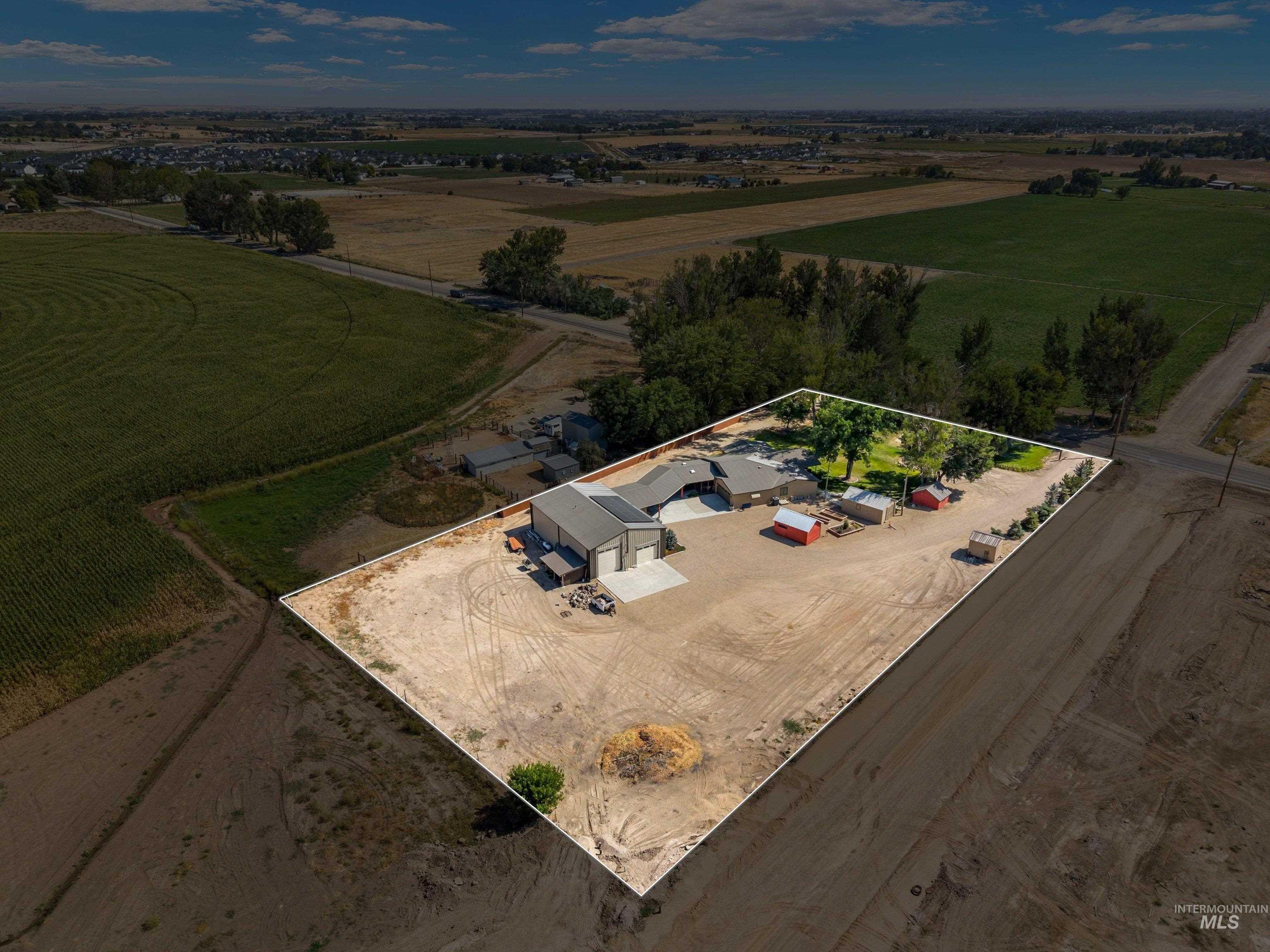 2370 W Lake Hazel Rd, Meridian, Idaho 83642, 3 Bedrooms, 2 Bathrooms, Residential For Sale, Price $869,900, 98999676