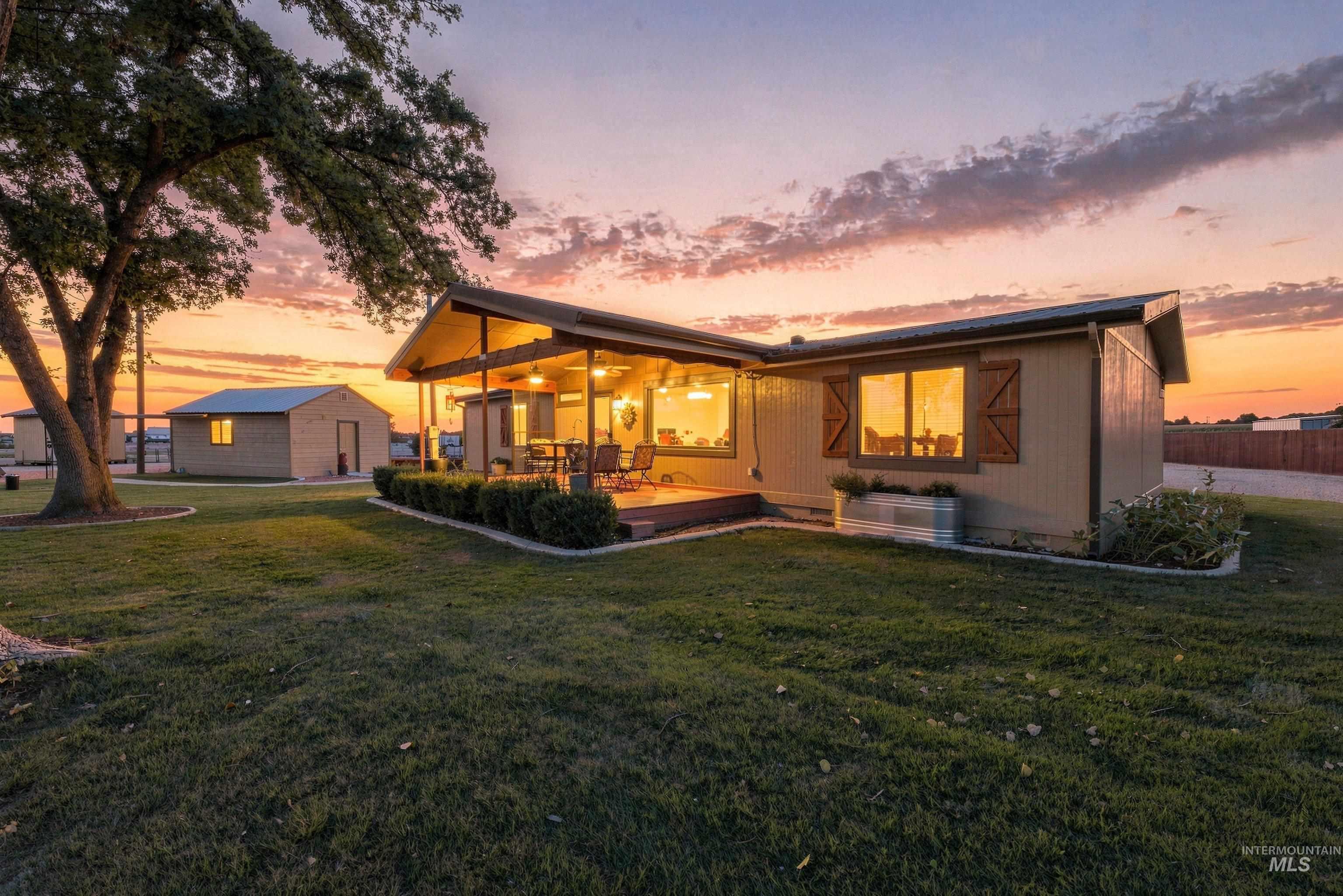 2370 W Lake Hazel Rd, Meridian, Idaho 83642, 3 Bedrooms, 2 Bathrooms, Residential For Sale, Price $869,900, 98999676