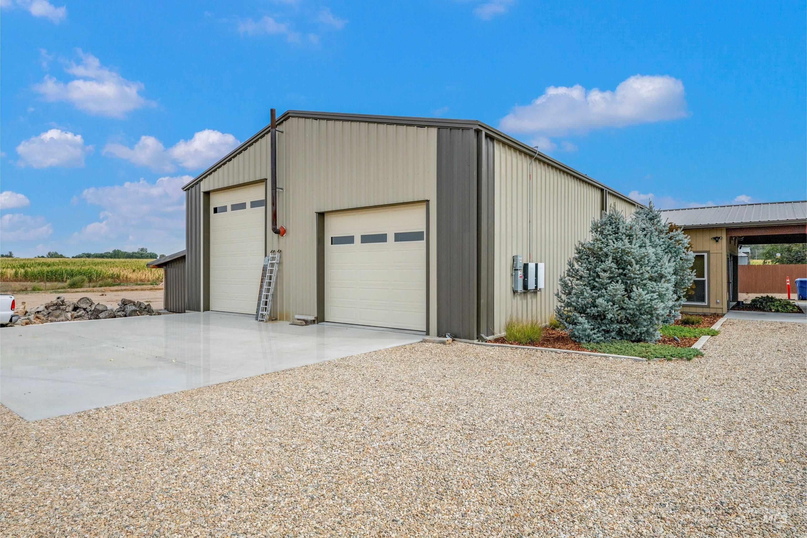 2370 W Lake Hazel Rd, Meridian, Idaho 83642, 3 Bedrooms, 2 Bathrooms, Residential For Sale, Price $869,900, 98999676