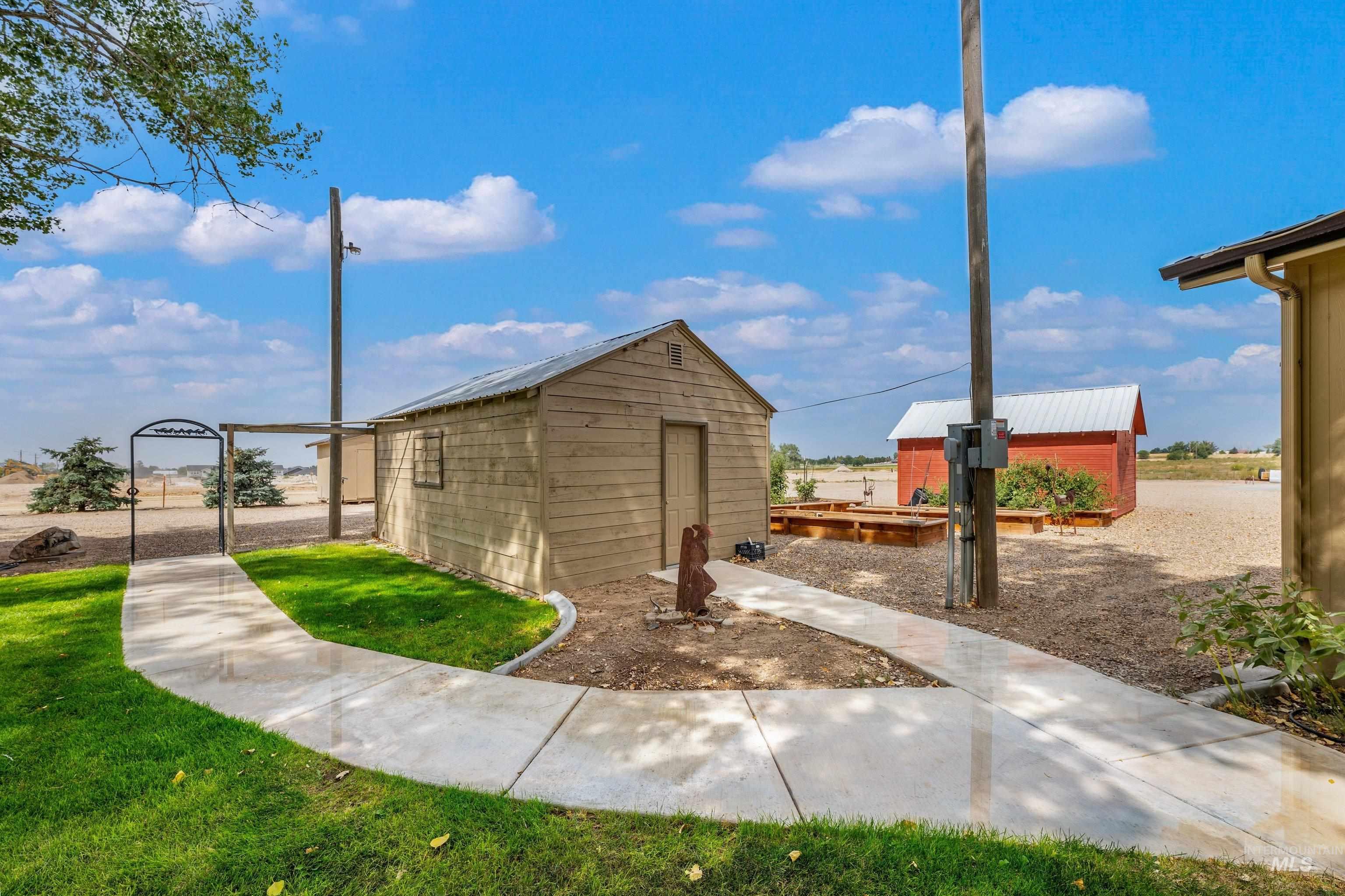 2370 W Lake Hazel Rd, Meridian, Idaho 83642, 3 Bedrooms, 2 Bathrooms, Residential For Sale, Price $869,900, 98999676