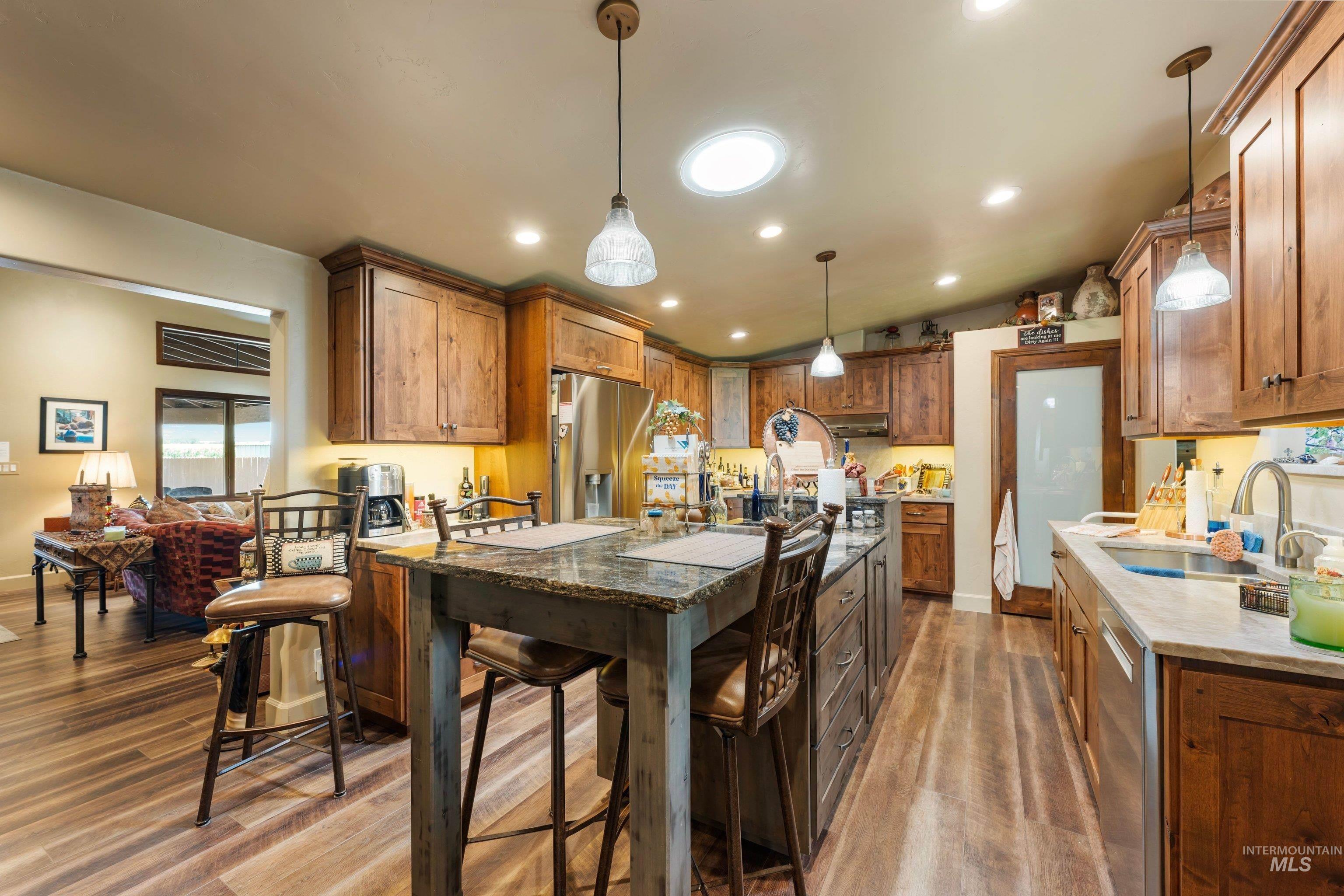 2370 W Lake Hazel Rd, Meridian, Idaho 83642, 3 Bedrooms, 2 Bathrooms, Residential For Sale, Price $869,900, 98999676