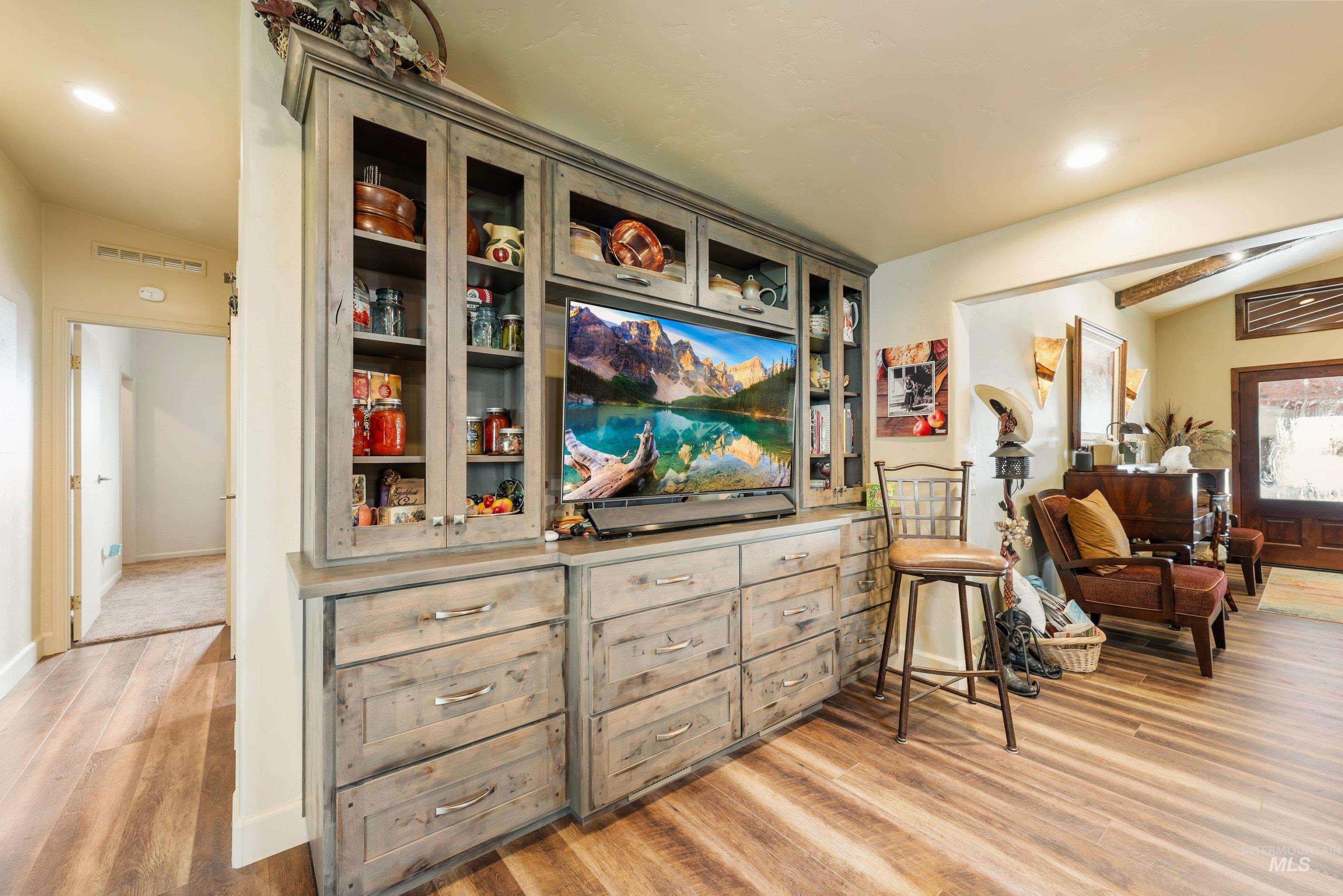 2370 W Lake Hazel Rd, Meridian, Idaho 83642, 3 Bedrooms, 2 Bathrooms, Residential For Sale, Price $869,900, 98999676