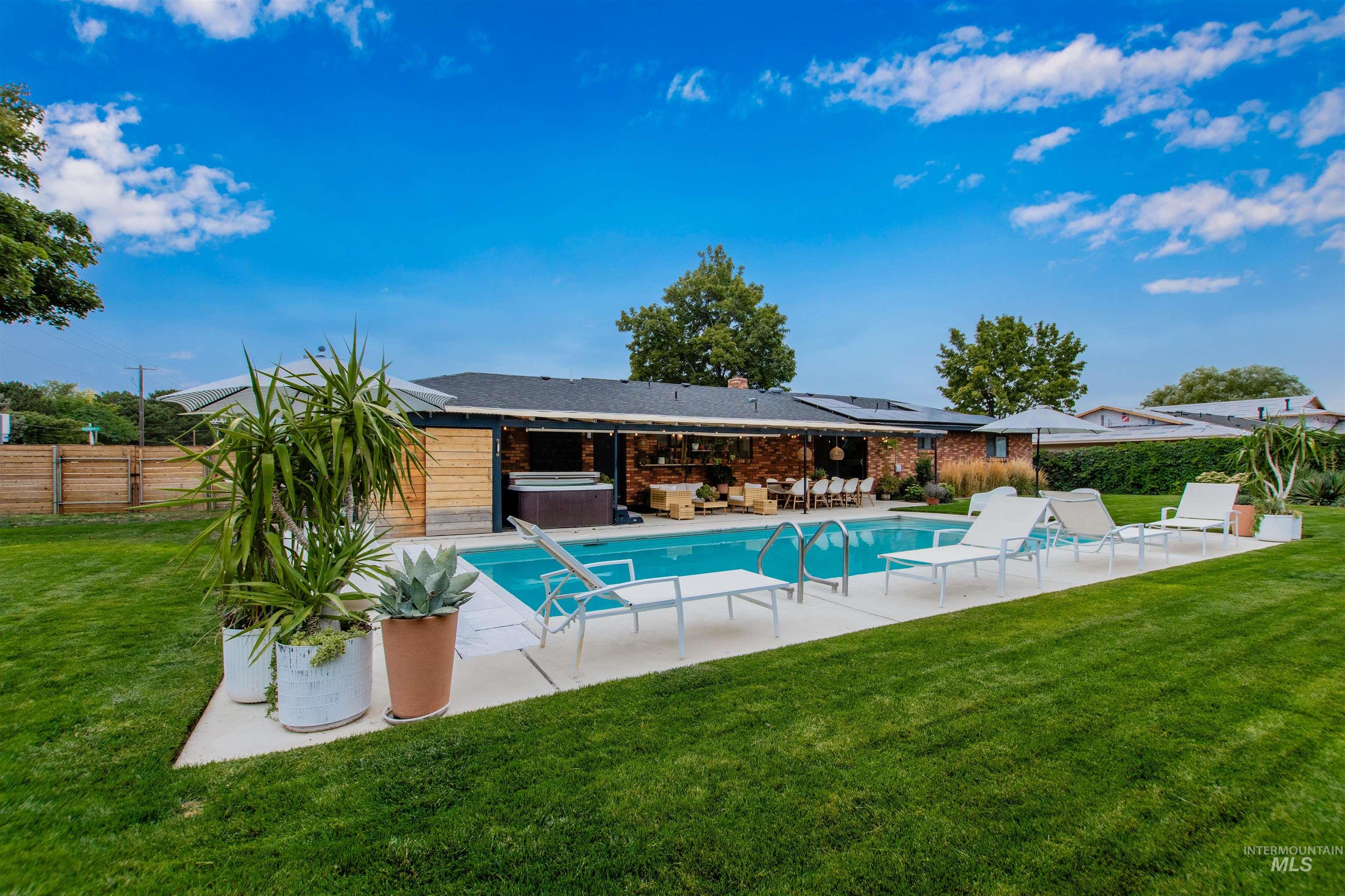 401 Fletcher Drive, Nampa, Idaho 83686, 3 Bedrooms, 2.5 Bathrooms, Residential For Sale, Price $535,000, 98999681
