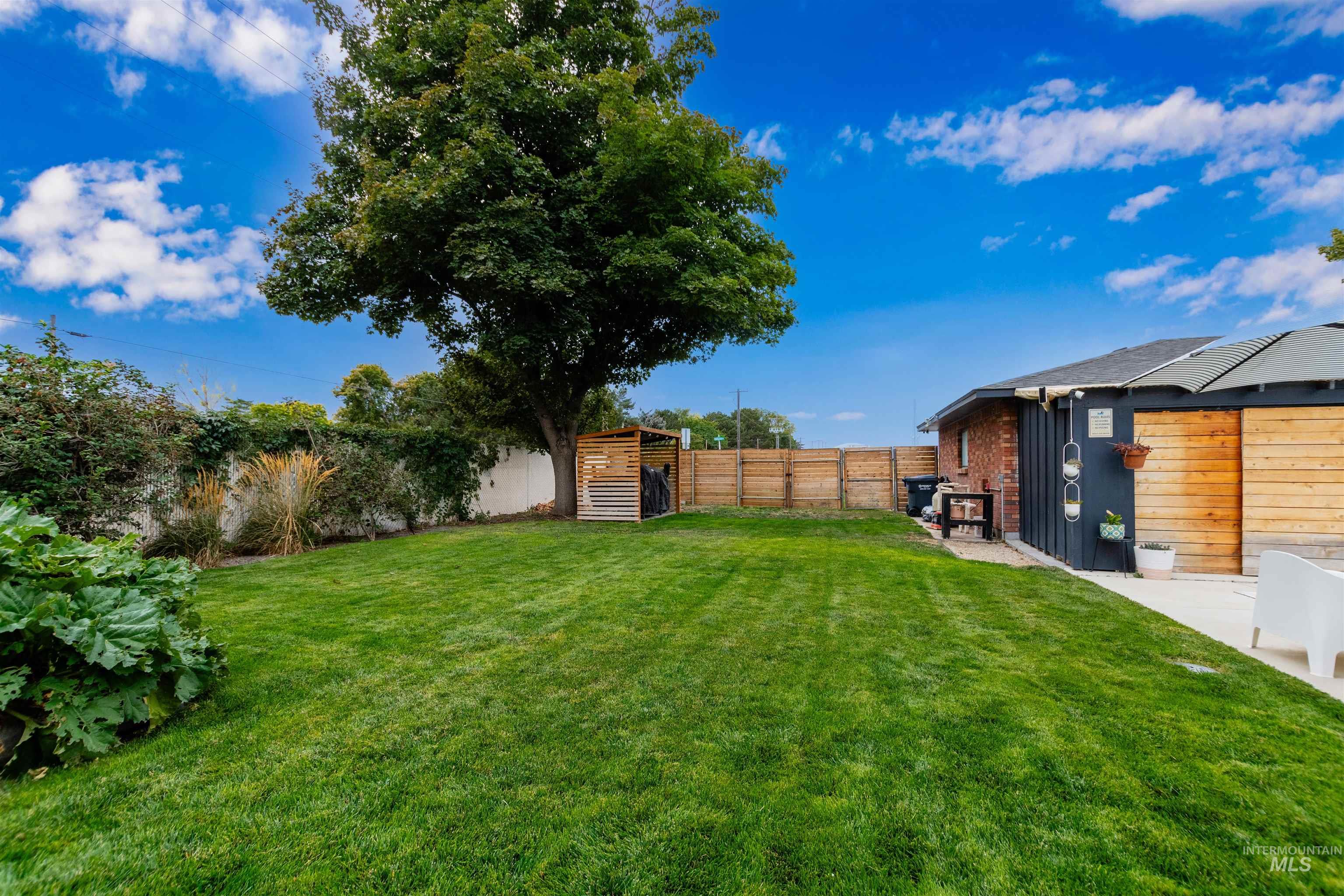 401 Fletcher Drive, Nampa, Idaho 83686, 3 Bedrooms, 2.5 Bathrooms, Residential For Sale, Price $535,000, 98999681