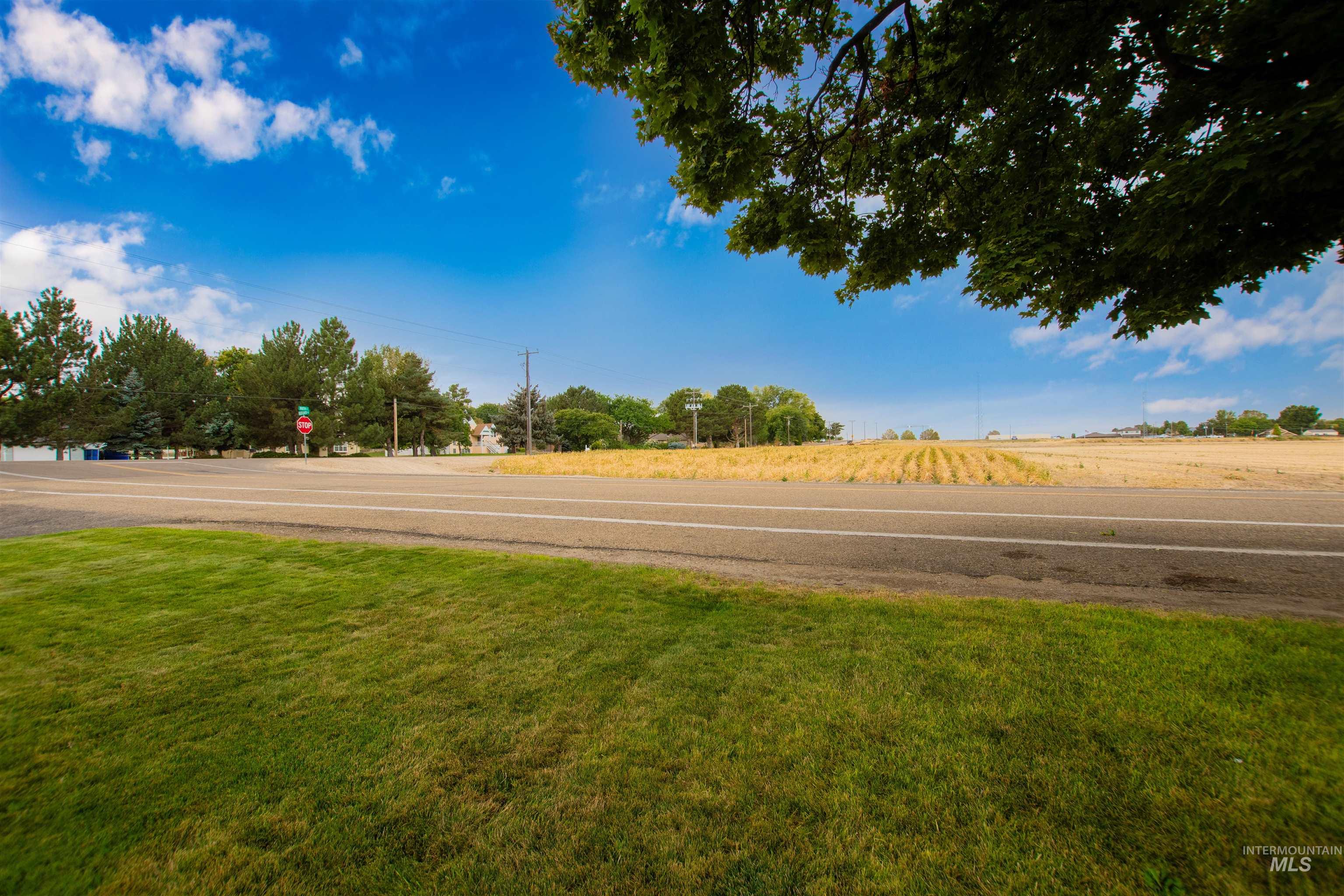 401 Fletcher Drive, Nampa, Idaho 83686, 3 Bedrooms, 2.5 Bathrooms, Residential For Sale, Price $535,000, 98999681