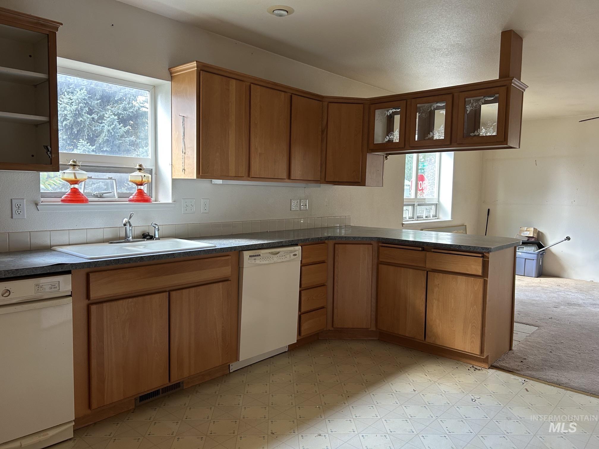 3319 5th St, Lewiston, Idaho 83501, 2 Bedrooms, 2 Bathrooms, Residential For Sale, Price $289,000, 98999682
