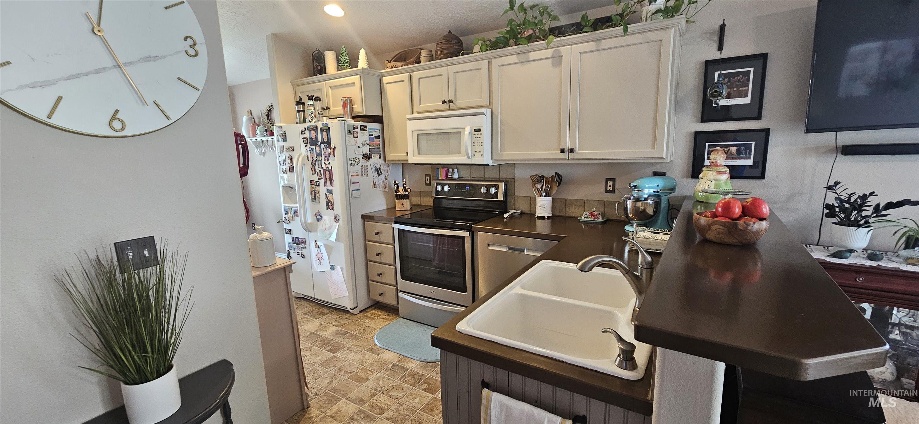18449 Viceroy Place, Nampa, Idaho 83687, 3 Bedrooms, 2 Bathrooms, Residential For Sale, Price $365,990, 98999683