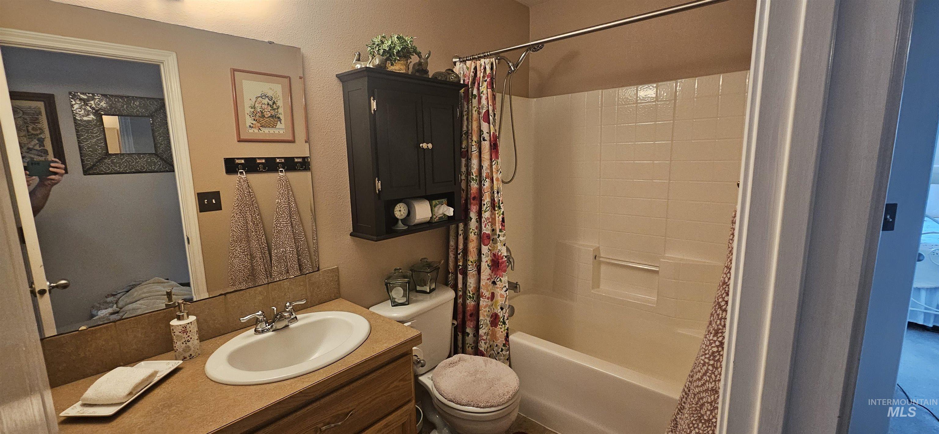 18449 Viceroy Place, Nampa, Idaho 83687, 3 Bedrooms, 2 Bathrooms, Residential For Sale, Price $365,990, 98999683