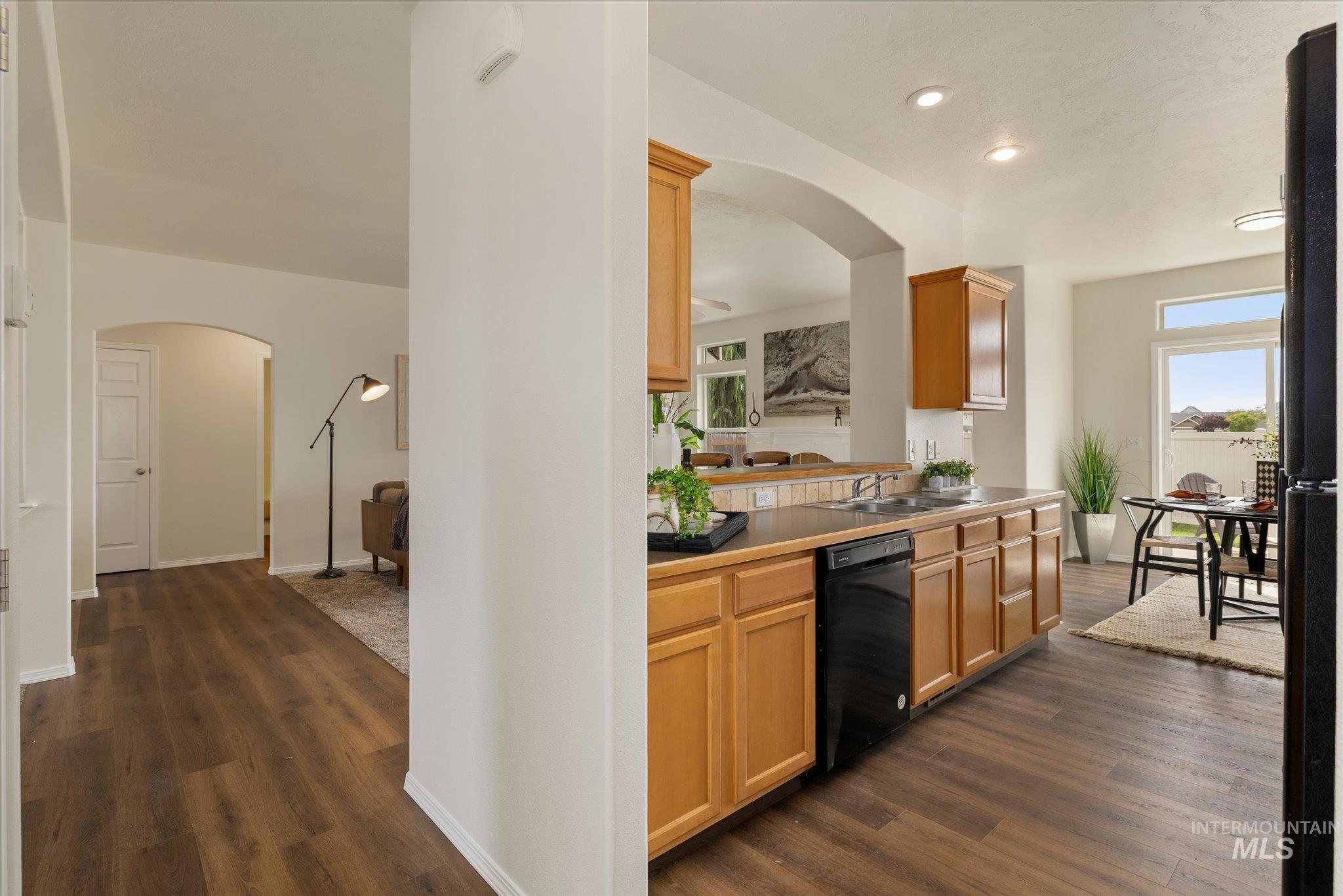6157 N Silver Elm Way, Meridian, Idaho 83646, 3 Bedrooms, 2 Bathrooms, Residential For Sale, Price $450,000, 98999690