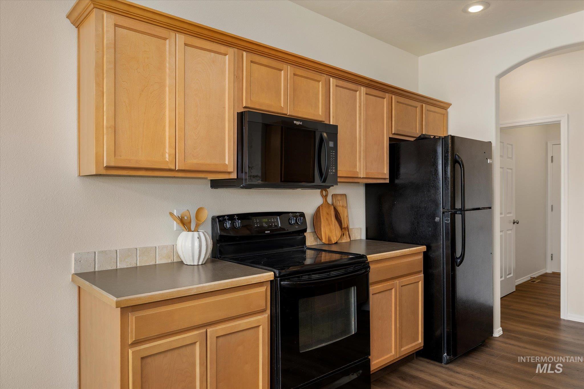 6157 N Silver Elm Way, Meridian, Idaho 83646, 3 Bedrooms, 2 Bathrooms, Residential For Sale, Price $450,000, 98999690