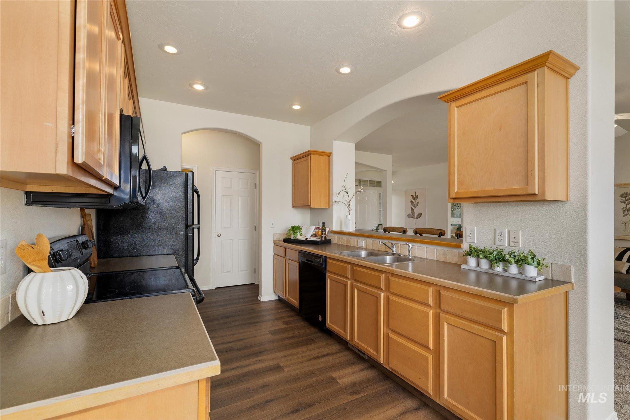 6157 N Silver Elm Way, Meridian, Idaho 83646, 3 Bedrooms, 2 Bathrooms, Residential For Sale, Price $450,000, 98999690